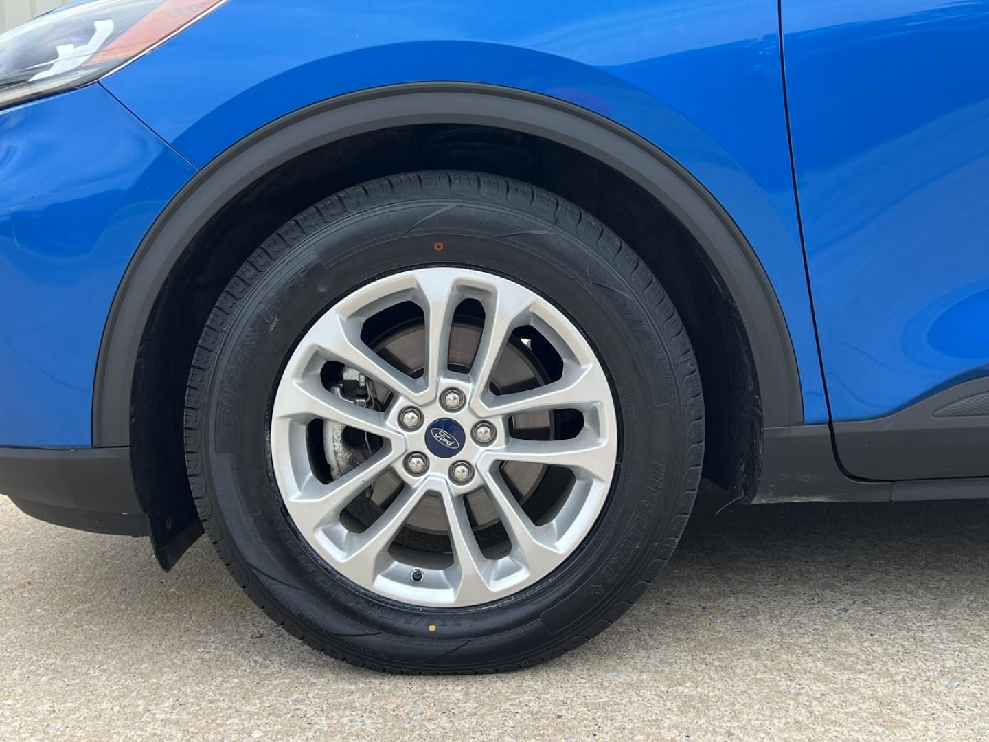 2020 BLUE /Gray Cloth Ford Escape SE (1FMCU0G64LU) with an 1.5L 3 Cyl. engine, Automatic transmission, located at 2990 Old Orchard Rd., Jackson, MO, 63755, 37.354214, -89.612106 - 2020 Ford Escape SE 1-Owner 105xxx miles Front Wheel Drive 1.5L 3 Cyl. Automatic New Tires Backup Camera Power Driver Seat Heated Seats Bluetooth Cruise Power Windows/Locks/Mirrors We have financing available and we accept trades! Fill out a credit application on our website or come by - Photo#32
