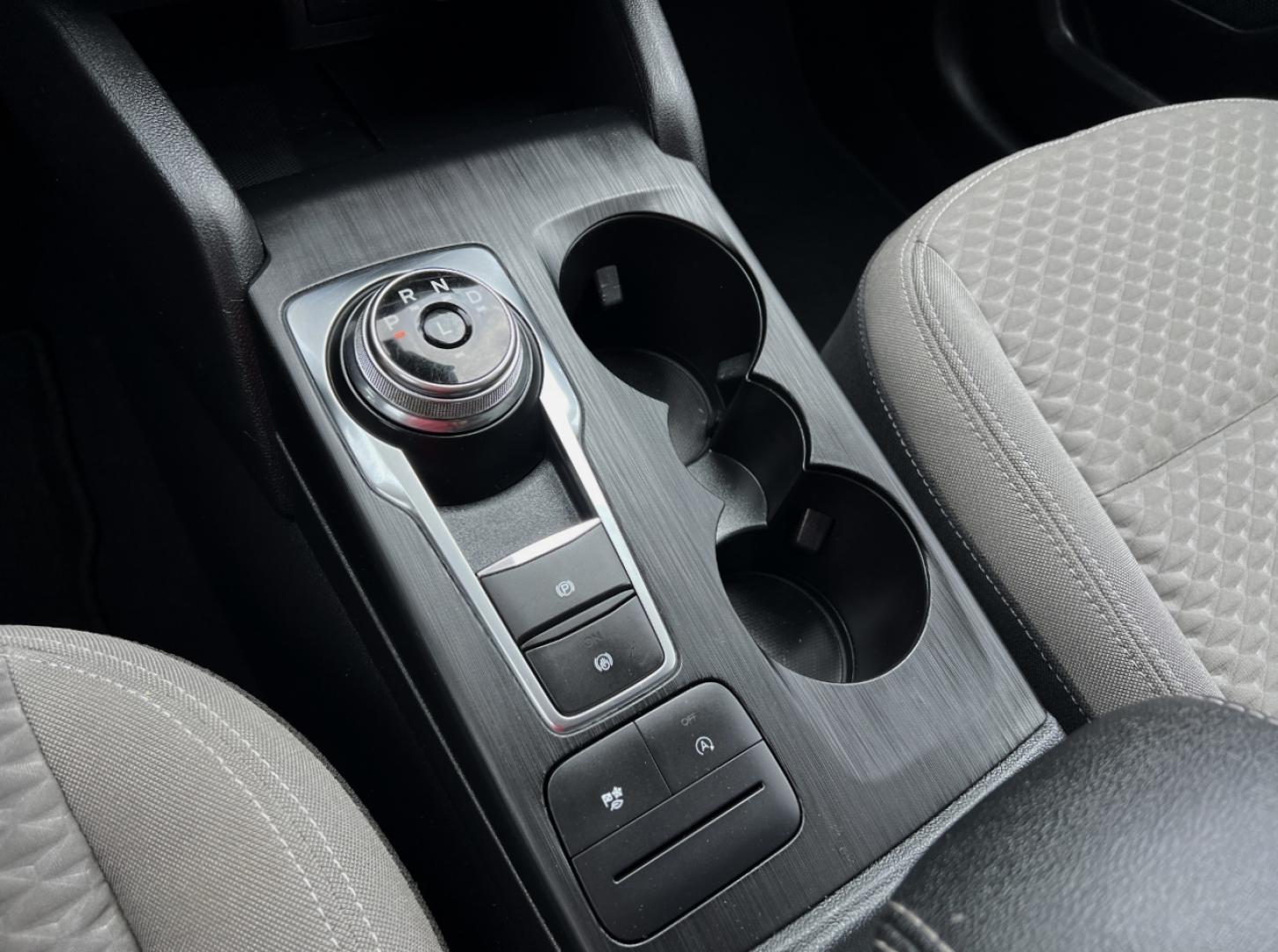 2020 BLUE /Gray Cloth Ford Escape SE (1FMCU0G64LU) with an 1.5L 3 Cyl. engine, Automatic transmission, located at 2990 Old Orchard Rd., Jackson, MO, 63755, 37.354214, -89.612106 - 2020 Ford Escape SE 1-Owner 105xxx miles Front Wheel Drive 1.5L 3 Cyl. Automatic New Tires Backup Camera Power Driver Seat Heated Seats Bluetooth Cruise Power Windows/Locks/Mirrors We have financing available and we accept trades! Fill out a credit application on our website or come by - Photo#22