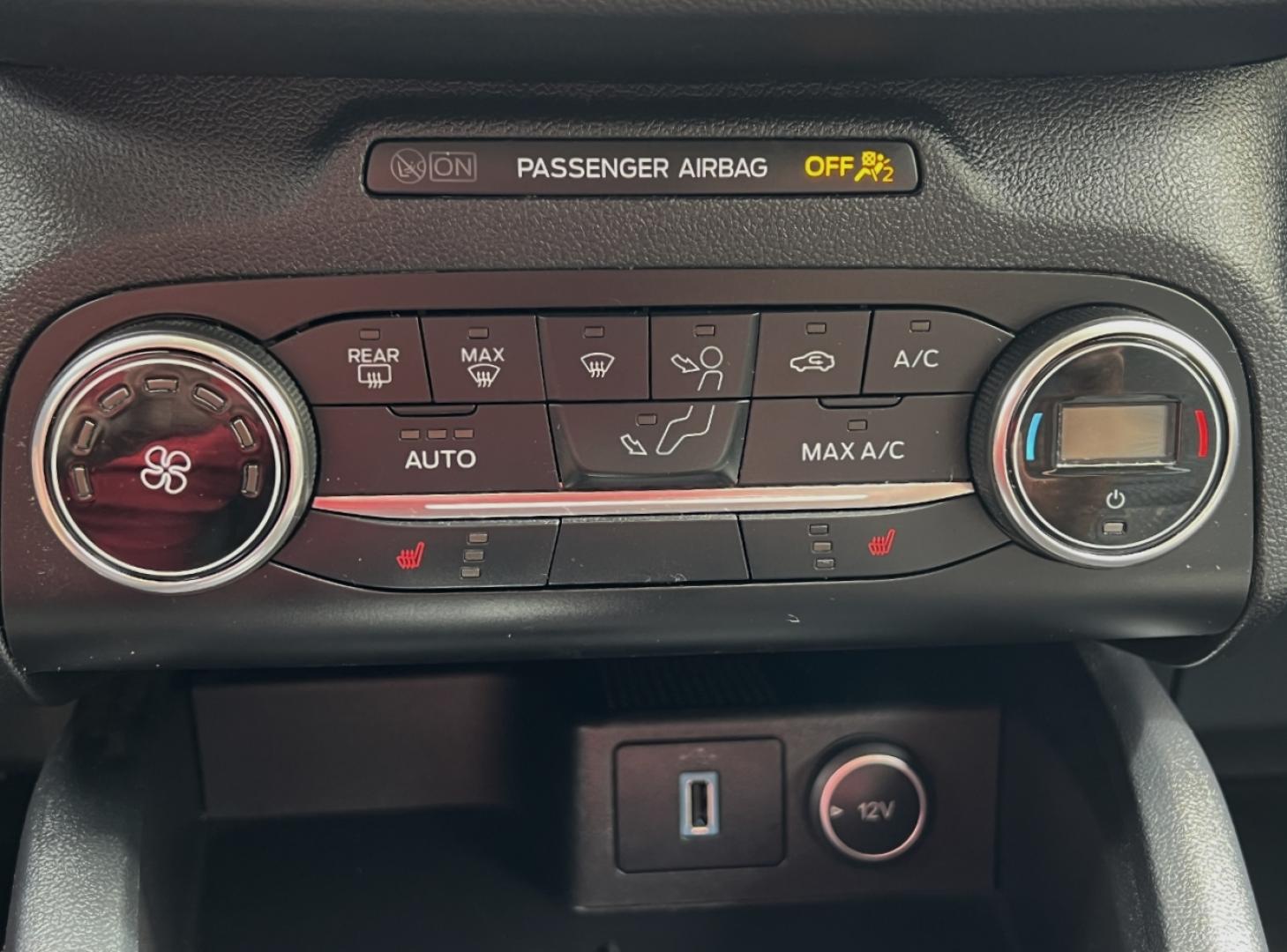 2020 BLUE /Gray Cloth Ford Escape SE (1FMCU0G64LU) with an 1.5L 3 Cyl. engine, Automatic transmission, located at 2990 Old Orchard Rd., Jackson, MO, 63755, 37.354214, -89.612106 - 2020 Ford Escape SE 1-Owner 105xxx miles Front Wheel Drive 1.5L 3 Cyl. Automatic New Tires Backup Camera Power Driver Seat Heated Seats Bluetooth Cruise Power Windows/Locks/Mirrors We have financing available and we accept trades! Fill out a credit application on our website or come by - Photo#3