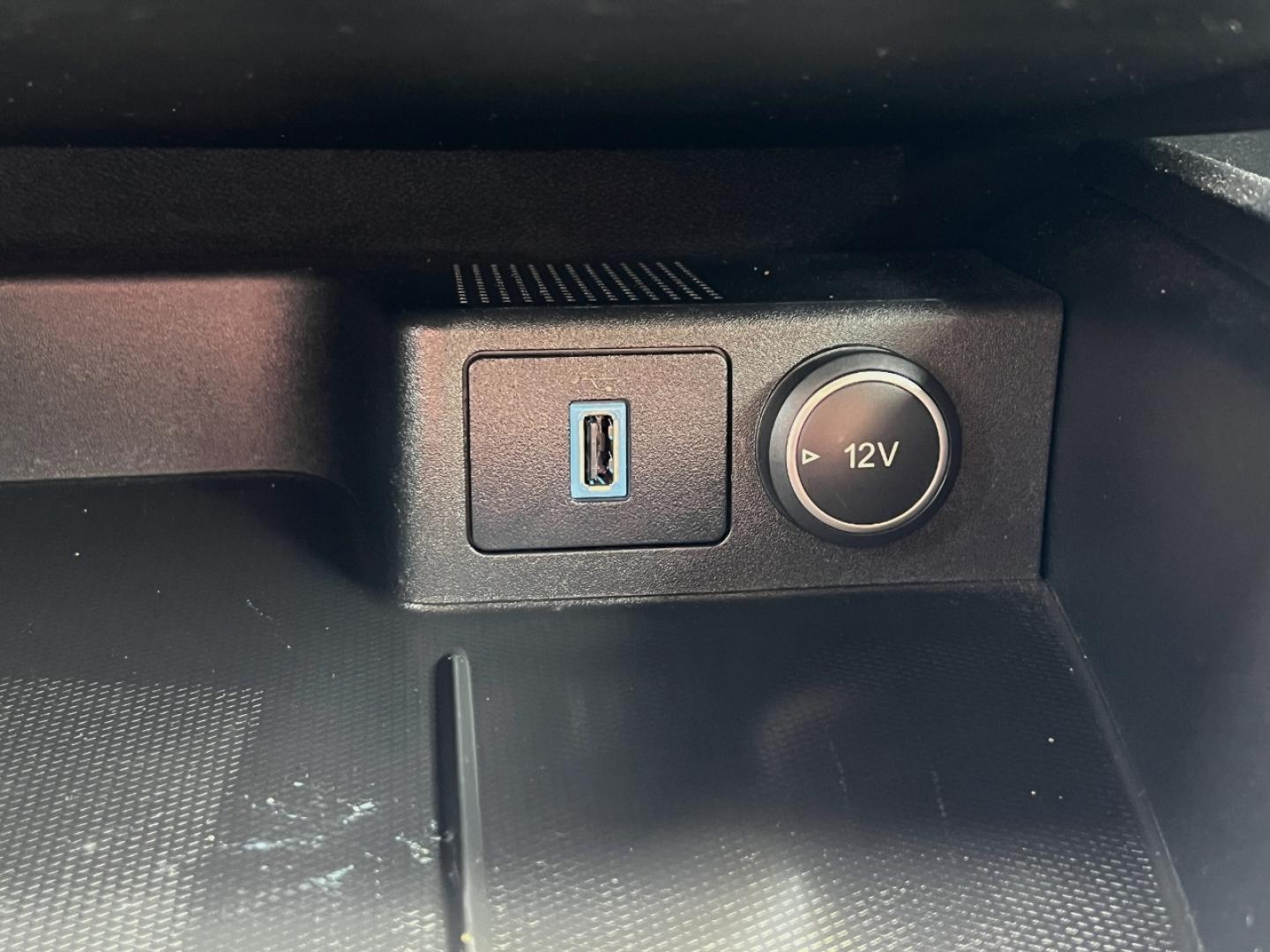 2020 BLUE /Gray Cloth Ford Escape SE (1FMCU0G64LU) with an 1.5L 3 Cyl. engine, Automatic transmission, located at 2990 Old Orchard Rd., Jackson, MO, 63755, 37.354214, -89.612106 - 2020 Ford Escape SE 1-Owner 105xxx miles Front Wheel Drive 1.5L 3 Cyl. Automatic New Tires Backup Camera Power Driver Seat Heated Seats Bluetooth Cruise Power Windows/Locks/Mirrors We have financing available and we accept trades! Fill out a credit application on our website or come by - Photo#25