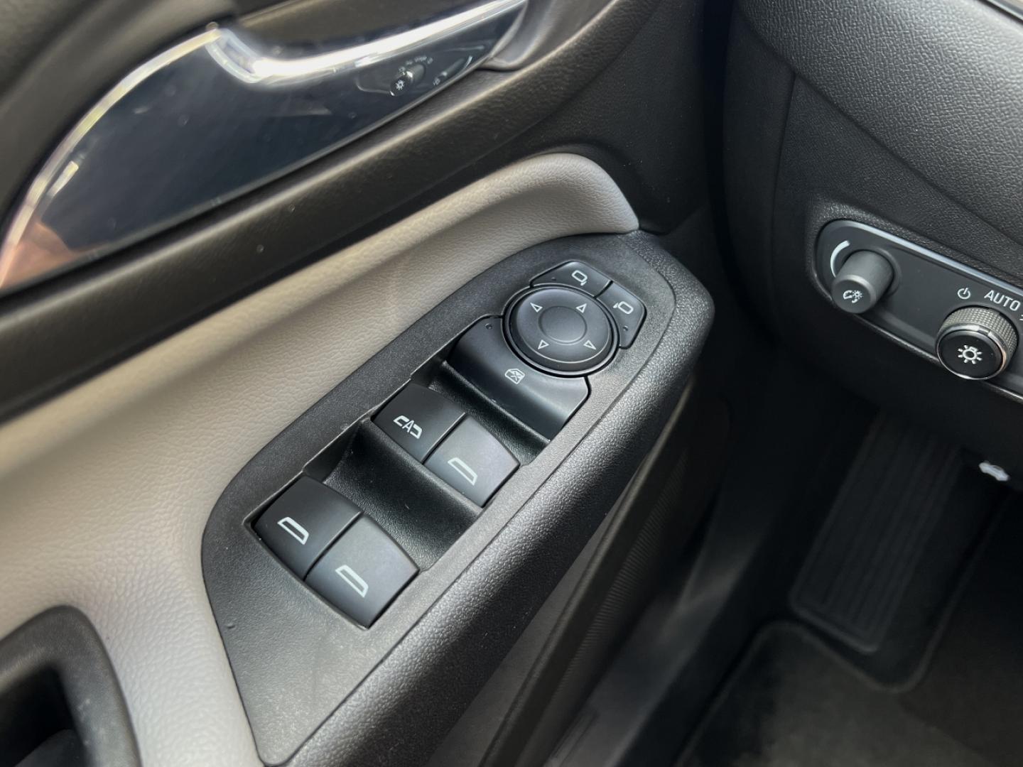 2021 WHITE /Gray Cloth Chevrolet Equinox LS 2WD (3GNAXHEVXMS) with an 1.5L 4 Cyl. Turbo engine, Automatic transmission, located at 2990 Old Orchard Rd., Jackson, MO, 63755, 37.354214, -89.612106 - 2021 Chevrolet Equinox LS 1-Owner 131xxx miles Front Wheel Drive 1.5L 4 Cyl. Automatic Backup Camera Power Driver Seat Bluetooth Cruise Power Windows/Locks/Mirrors We have financing available and we accept trades! Fill out a credit application on our website or come by today! If you have - Photo#27