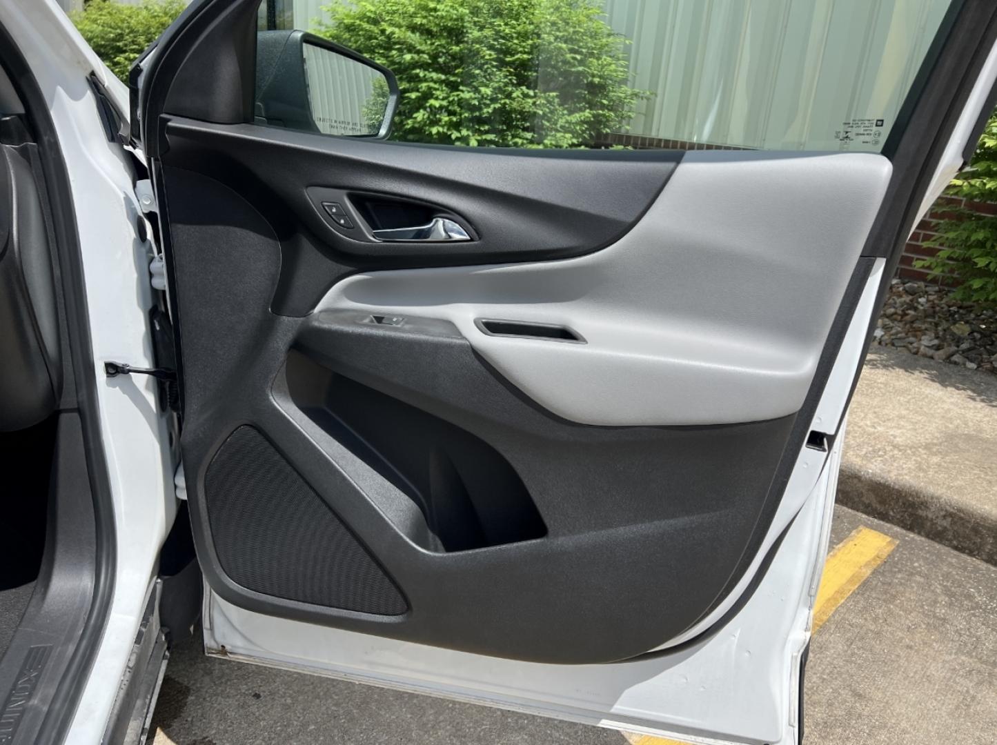 2021 WHITE /Gray Cloth Chevrolet Equinox LS 2WD (3GNAXHEVXMS) with an 1.5L 4 Cyl. Turbo engine, Automatic transmission, located at 2990 Old Orchard Rd., Jackson, MO, 63755, 37.354214, -89.612106 - 2021 Chevrolet Equinox LS 1-Owner 131xxx miles Front Wheel Drive 1.5L 4 Cyl. Automatic Backup Camera Power Driver Seat Bluetooth Cruise Power Windows/Locks/Mirrors We have financing available and we accept trades! Fill out a credit application on our website or come by today! If you have - Photo#13