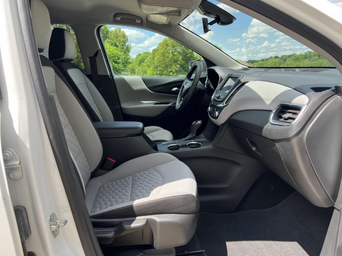 2021 WHITE /Gray Cloth Chevrolet Equinox LS 2WD (3GNAXHEVXMS) with an 1.5L 4 Cyl. Turbo engine, Automatic transmission, located at 2990 Old Orchard Rd., Jackson, MO, 63755, 37.354214, -89.612106 - 2021 Chevrolet Equinox LS 1-Owner 131xxx miles Front Wheel Drive 1.5L 4 Cyl. Automatic Backup Camera Power Driver Seat Bluetooth Cruise Power Windows/Locks/Mirrors We have financing available and we accept trades! Fill out a credit application on our website or come by today! If you have - Photo#14