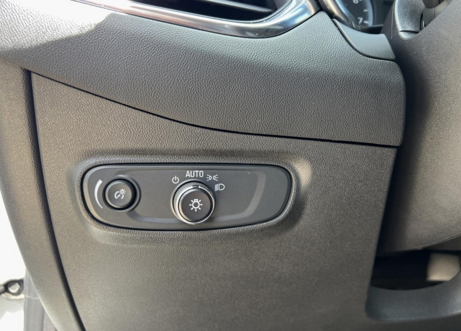 2021 WHITE /Gray Cloth Chevrolet Equinox LS 2WD (3GNAXHEVXMS) with an 1.5L 4 Cyl. Turbo engine, Automatic transmission, located at 2990 Old Orchard Rd., Jackson, MO, 63755, 37.354214, -89.612106 - 2021 Chevrolet Equinox LS 1-Owner 131xxx miles Front Wheel Drive 1.5L 4 Cyl. Automatic Backup Camera Power Driver Seat Bluetooth Cruise Power Windows/Locks/Mirrors We have financing available and we accept trades! Fill out a credit application on our website or come by today! If you have - Photo#30
