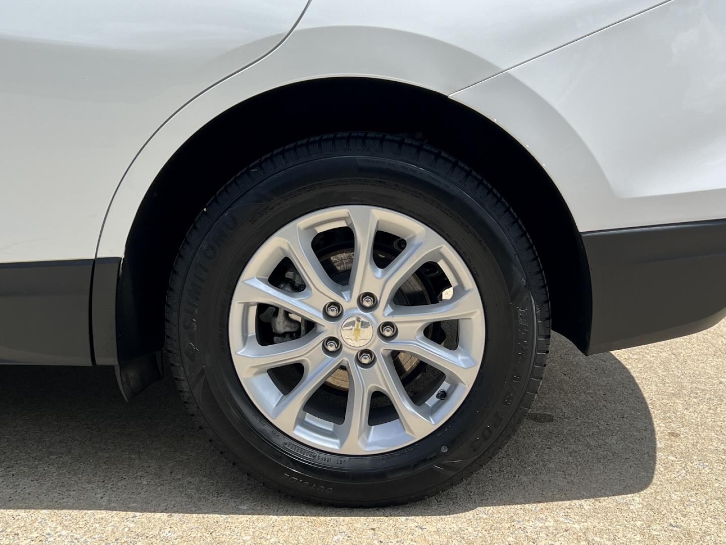 2021 WHITE /Gray Cloth Chevrolet Equinox LS 2WD (3GNAXHEVXMS) with an 1.5L 4 Cyl. Turbo engine, Automatic transmission, located at 2990 Old Orchard Rd., Jackson, MO, 63755, 37.354214, -89.612106 - 2021 Chevrolet Equinox LS 1-Owner 131xxx miles Front Wheel Drive 1.5L 4 Cyl. Automatic Backup Camera Power Driver Seat Bluetooth Cruise Power Windows/Locks/Mirrors We have financing available and we accept trades! Fill out a credit application on our website or come by today! If you have - Photo#36