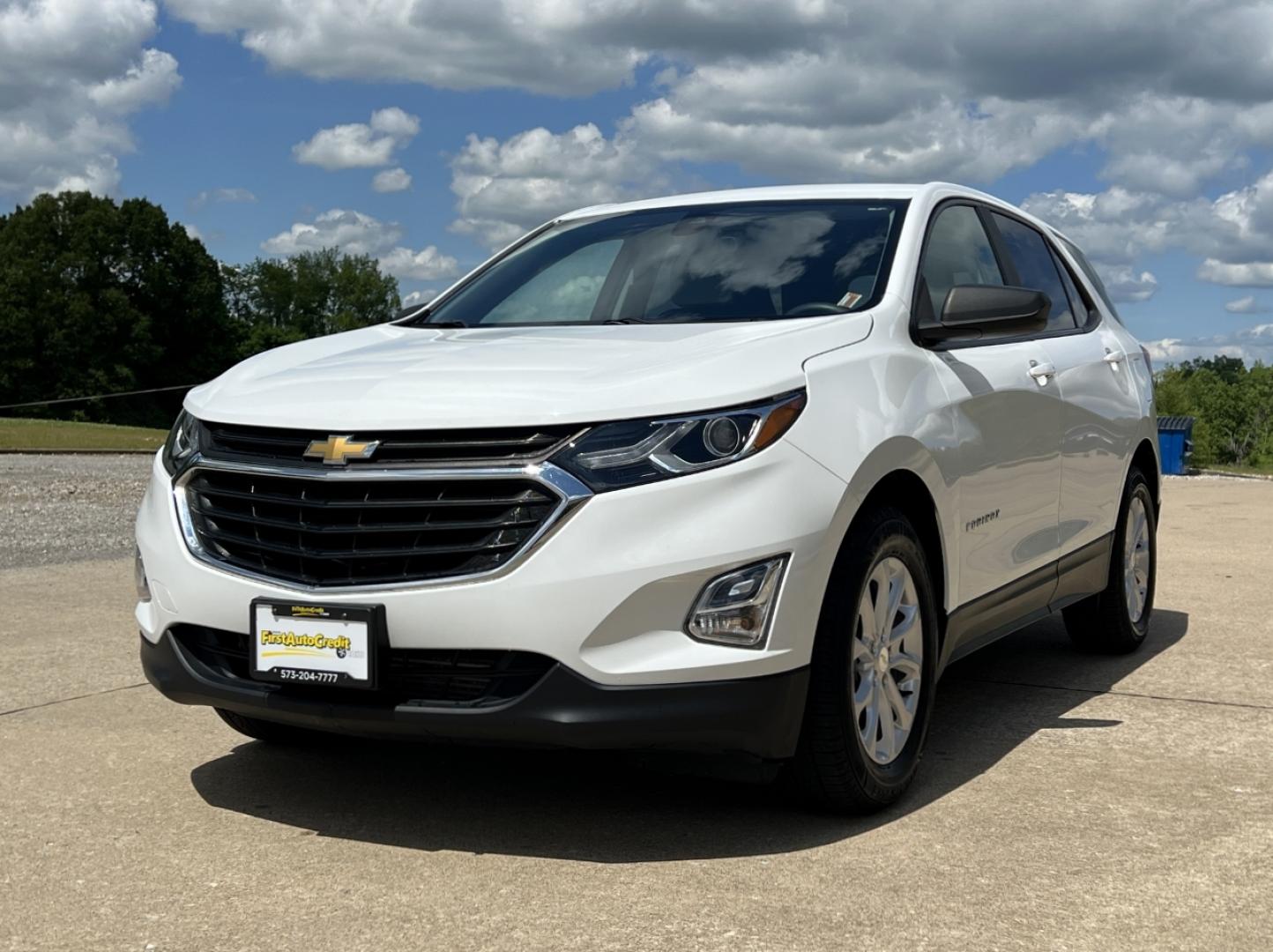 2021 WHITE /Gray Cloth Chevrolet Equinox LS 2WD (3GNAXHEVXMS) with an 1.5L 4 Cyl. Turbo engine, Automatic transmission, located at 2990 Old Orchard Rd., Jackson, MO, 63755, 37.354214, -89.612106 - 2021 Chevrolet Equinox LS 1-Owner 131xxx miles Front Wheel Drive 1.5L 4 Cyl. Automatic Backup Camera Power Driver Seat Bluetooth Cruise Power Windows/Locks/Mirrors We have financing available and we accept trades! Fill out a credit application on our website or come by today! If you have - Photo#4