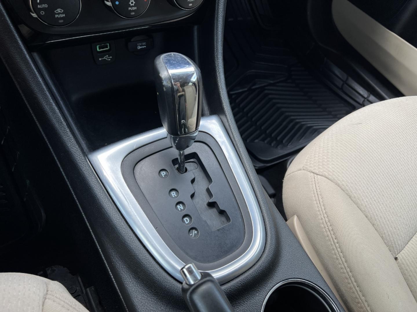 2013 WHITE /Tan Cloth Chrysler 200 Touring (1C3CCBBB2DN) with an 2.4L 4 Cyl. engine, Automatic transmission, located at 2990 Old Orchard Rd., Jackson, MO, 63755, 37.354214, -89.612106 - 2013 Chrysler 200 Touring 102xxx miles Front Wheel Drive 2.4L 4 Cyl. Automatic Power Driver Seat Heated Seats Cruise Remote Start Power Windows/Locks/Mirrors We have financing available and we accept trades! Fill out a credit application on our website or come by today! If you have any qu - Photo#22