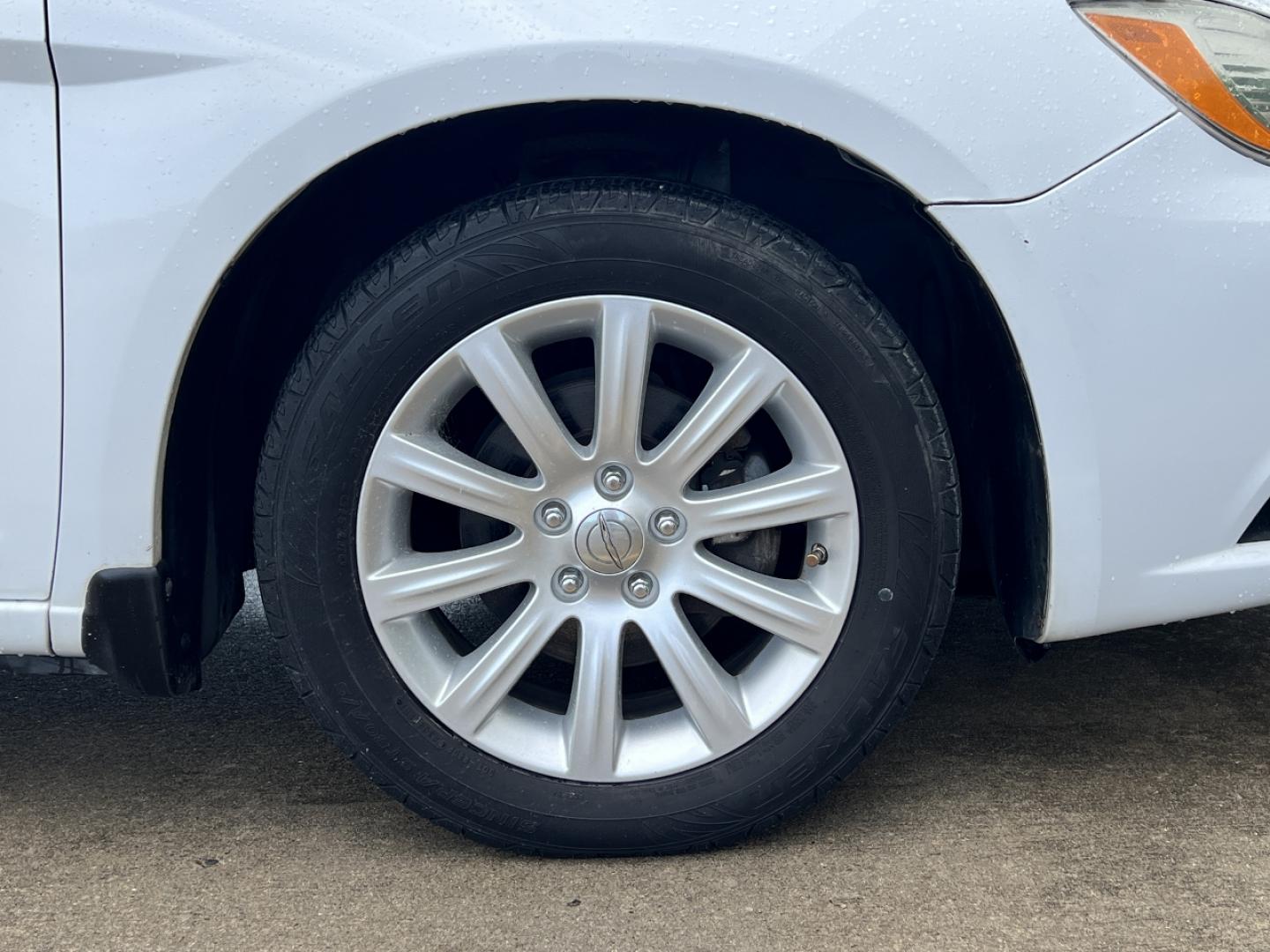 2013 WHITE /Tan Cloth Chrysler 200 Touring (1C3CCBBB2DN) with an 2.4L 4 Cyl. engine, Automatic transmission, located at 2990 Old Orchard Rd., Jackson, MO, 63755, 37.354214, -89.612106 - 2013 Chrysler 200 Touring 102xxx miles Front Wheel Drive 2.4L 4 Cyl. Automatic Power Driver Seat Heated Seats Cruise Remote Start Power Windows/Locks/Mirrors We have financing available and we accept trades! Fill out a credit application on our website or come by today! If you have any qu - Photo#35