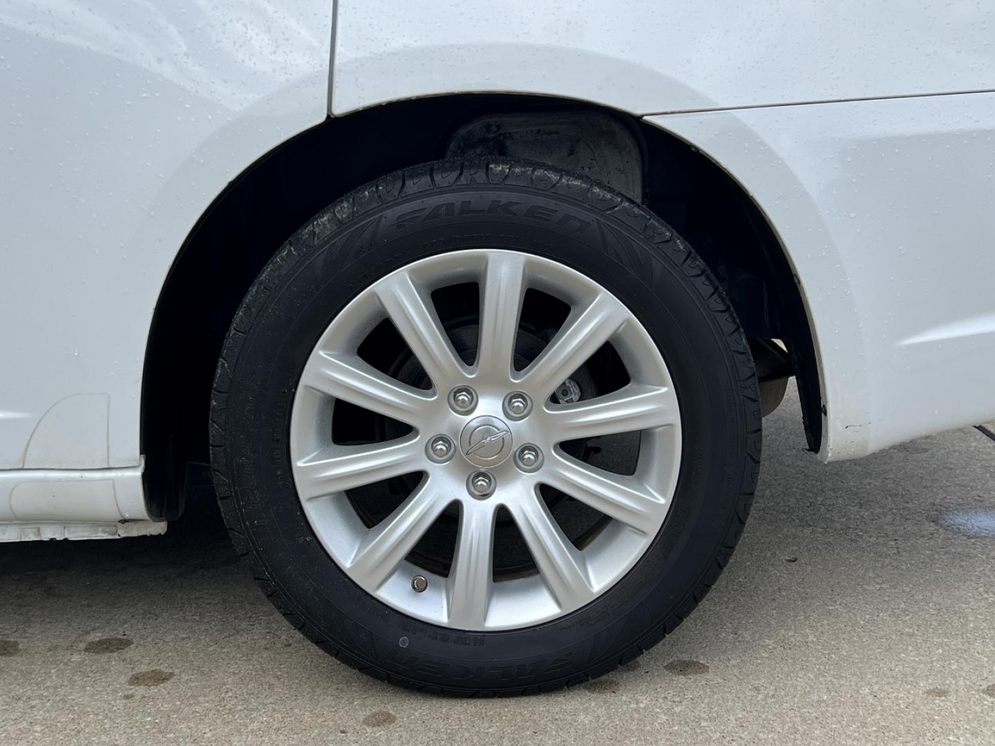 2013 WHITE /Tan Cloth Chrysler 200 Touring (1C3CCBBB2DN) with an 2.4L 4 Cyl. engine, Automatic transmission, located at 2990 Old Orchard Rd., Jackson, MO, 63755, 37.354214, -89.612106 - 2013 Chrysler 200 Touring 102xxx miles Front Wheel Drive 2.4L 4 Cyl. Automatic Power Driver Seat Heated Seats Cruise Remote Start Power Windows/Locks/Mirrors We have financing available and we accept trades! Fill out a credit application on our website or come by today! If you have any qu - Photo#33