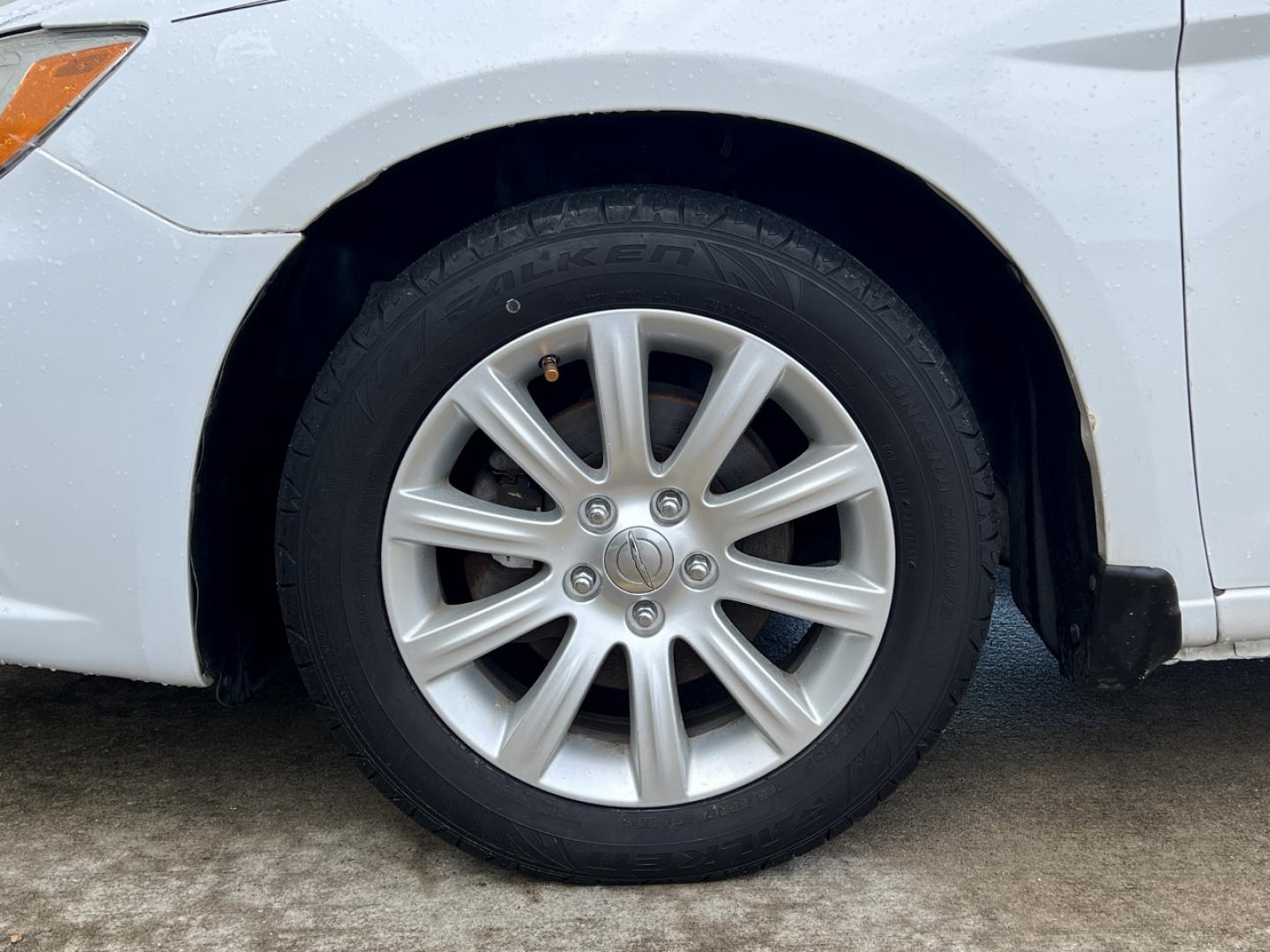2013 WHITE /Tan Cloth Chrysler 200 Touring (1C3CCBBB2DN) with an 2.4L 4 Cyl. engine, Automatic transmission, located at 2990 Old Orchard Rd., Jackson, MO, 63755, 37.354214, -89.612106 - 2013 Chrysler 200 Touring 102xxx miles Front Wheel Drive 2.4L 4 Cyl. Automatic Power Driver Seat Heated Seats Cruise Remote Start Power Windows/Locks/Mirrors We have financing available and we accept trades! Fill out a credit application on our website or come by today! If you have any qu - Photo#31