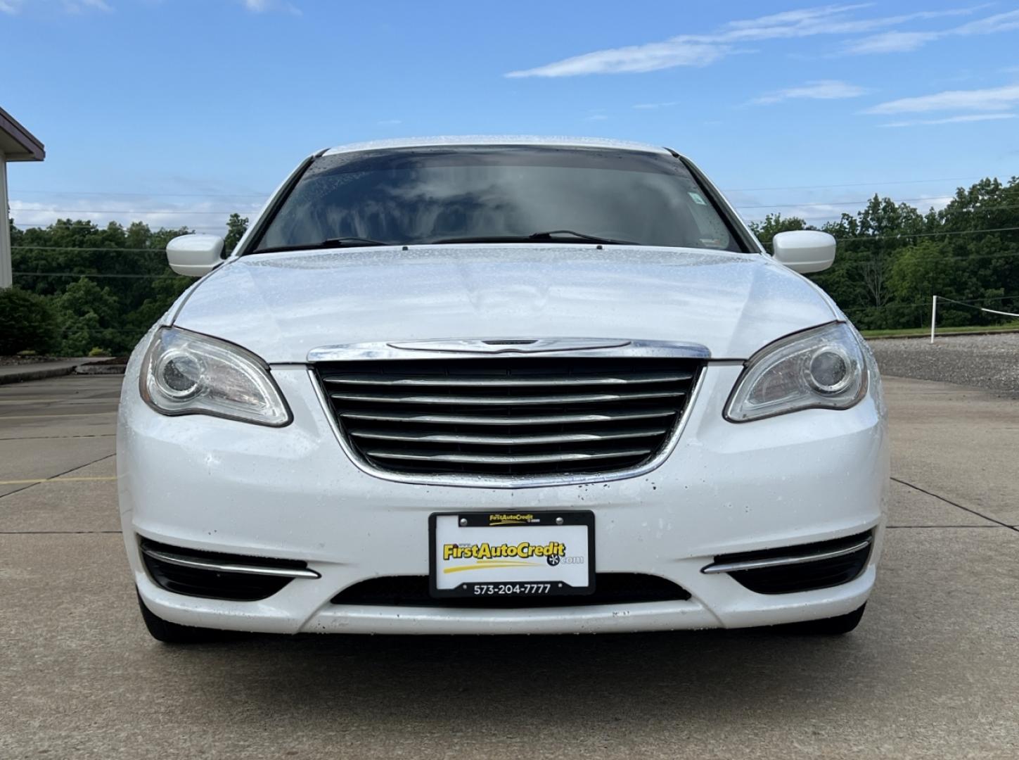 2013 WHITE /Tan Cloth Chrysler 200 Touring (1C3CCBBB2DN) with an 2.4L 4 Cyl. engine, Automatic transmission, located at 2990 Old Orchard Rd., Jackson, MO, 63755, 37.354214, -89.612106 - 2013 Chrysler 200 Touring 102xxx miles Front Wheel Drive 2.4L 4 Cyl. Automatic Power Driver Seat Heated Seats Cruise Remote Start Power Windows/Locks/Mirrors We have financing available and we accept trades! Fill out a credit application on our website or come by today! If you have any qu - Photo#11
