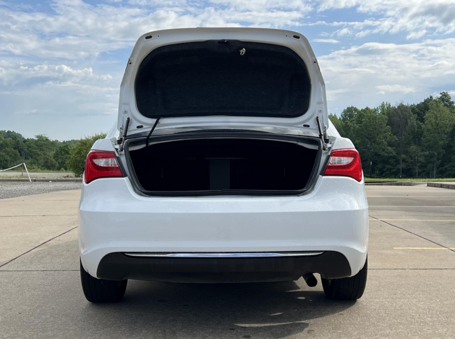 2013 WHITE /Tan Cloth Chrysler 200 Touring (1C3CCBBB2DN) with an 2.4L 4 Cyl. engine, Automatic transmission, located at 2990 Old Orchard Rd., Jackson, MO, 63755, 37.354214, -89.612106 - 2013 Chrysler 200 Touring 102xxx miles Front Wheel Drive 2.4L 4 Cyl. Automatic Power Driver Seat Heated Seats Cruise Remote Start Power Windows/Locks/Mirrors We have financing available and we accept trades! Fill out a credit application on our website or come by today! If you have any qu - Photo#18