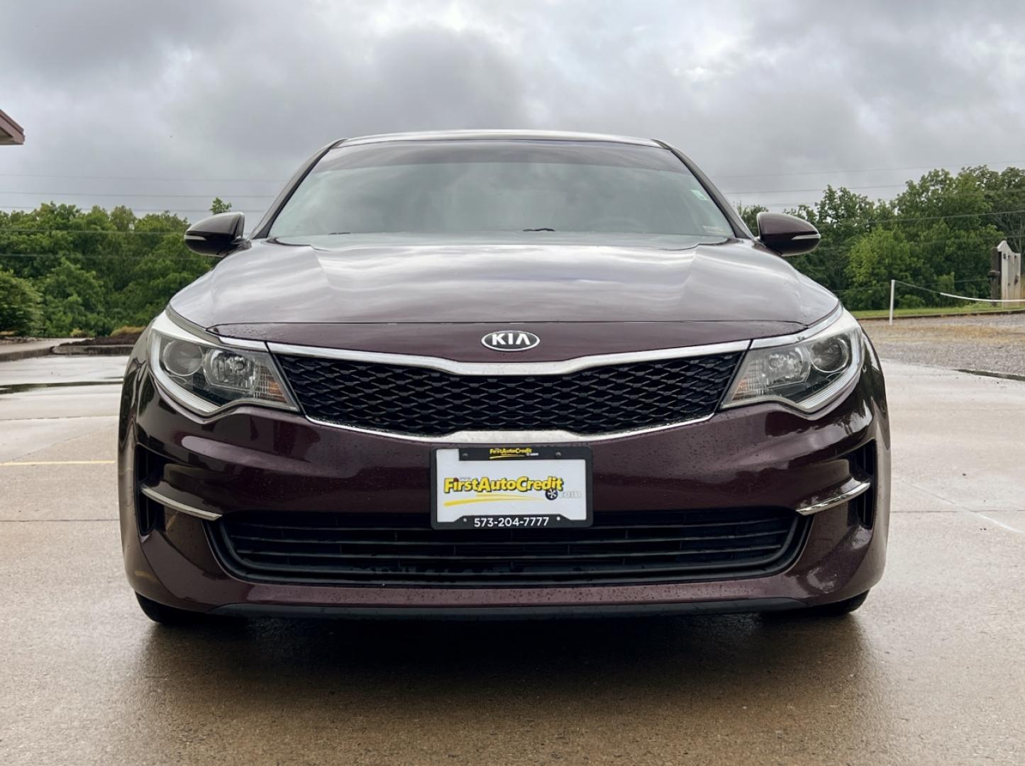 2016 MAROON /Black Cloth Kia Optima LX (5XXGT4L37GG) with an 2.4L 4 Cyl. engine, Automatic transmission, located at 506 S. Kingshighway, Cape Girardeau, MO, 63703, (573) 235-5000, 37.294994, -89.556206 - 2016 Kia Optima LX 112xxx miles Front Wheel Drive 2.4L 4 Cyl. Automatic Backup Camera Bluetooth Cruise Power Windows/Locks/Mirrors We have financing available and we accept trades! Fill out a credit application on our website or come by today! If you have any questions, give us a call at ( - Photo#9