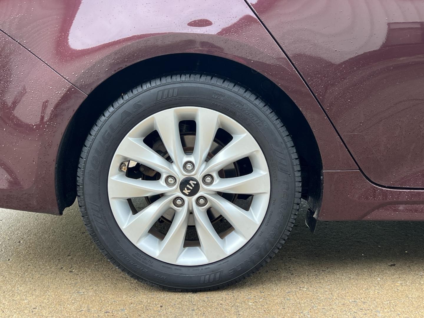 2016 MAROON /Black Cloth Kia Optima LX (5XXGT4L37GG) with an 2.4L 4 Cyl. engine, Automatic transmission, located at 506 S. Kingshighway, Cape Girardeau, MO, 63703, (573) 235-5000, 37.294994, -89.556206 - 2016 Kia Optima LX 112xxx miles Front Wheel Drive 2.4L 4 Cyl. Automatic Backup Camera Bluetooth Cruise Power Windows/Locks/Mirrors We have financing available and we accept trades! Fill out a credit application on our website or come by today! If you have any questions, give us a call at ( - Photo#31