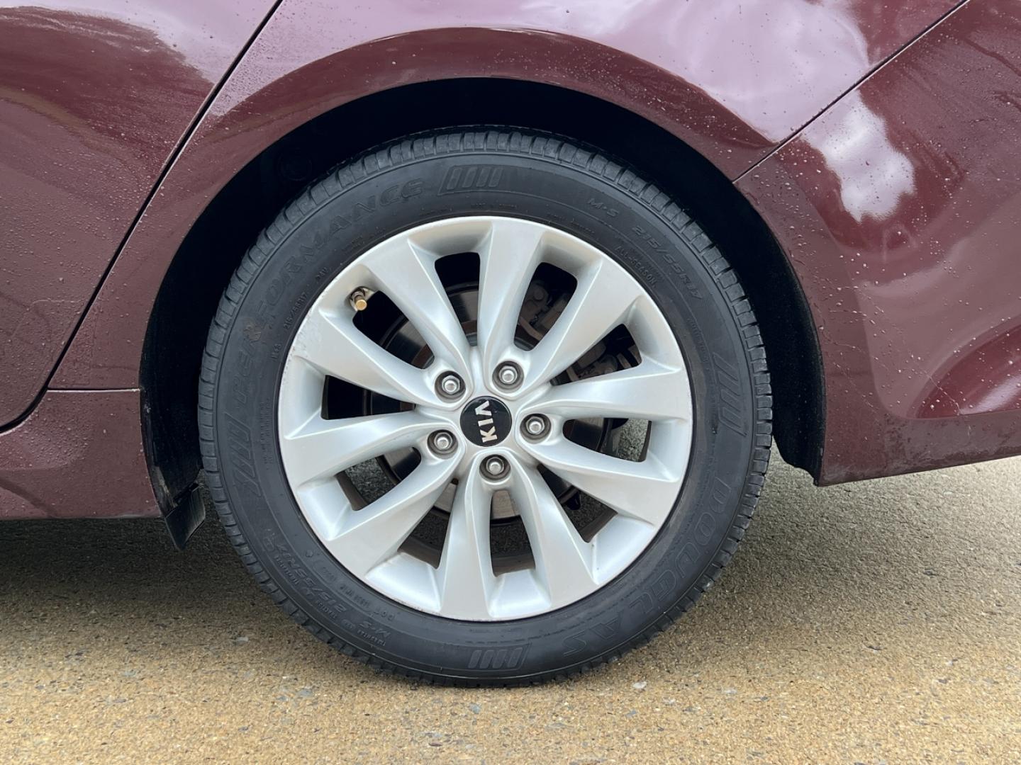 2016 MAROON /Black Cloth Kia Optima LX (5XXGT4L37GG) with an 2.4L 4 Cyl. engine, Automatic transmission, located at 506 S. Kingshighway, Cape Girardeau, MO, 63703, (573) 235-5000, 37.294994, -89.556206 - 2016 Kia Optima LX 112xxx miles Front Wheel Drive 2.4L 4 Cyl. Automatic Backup Camera Bluetooth Cruise Power Windows/Locks/Mirrors We have financing available and we accept trades! Fill out a credit application on our website or come by today! If you have any questions, give us a call at ( - Photo#30