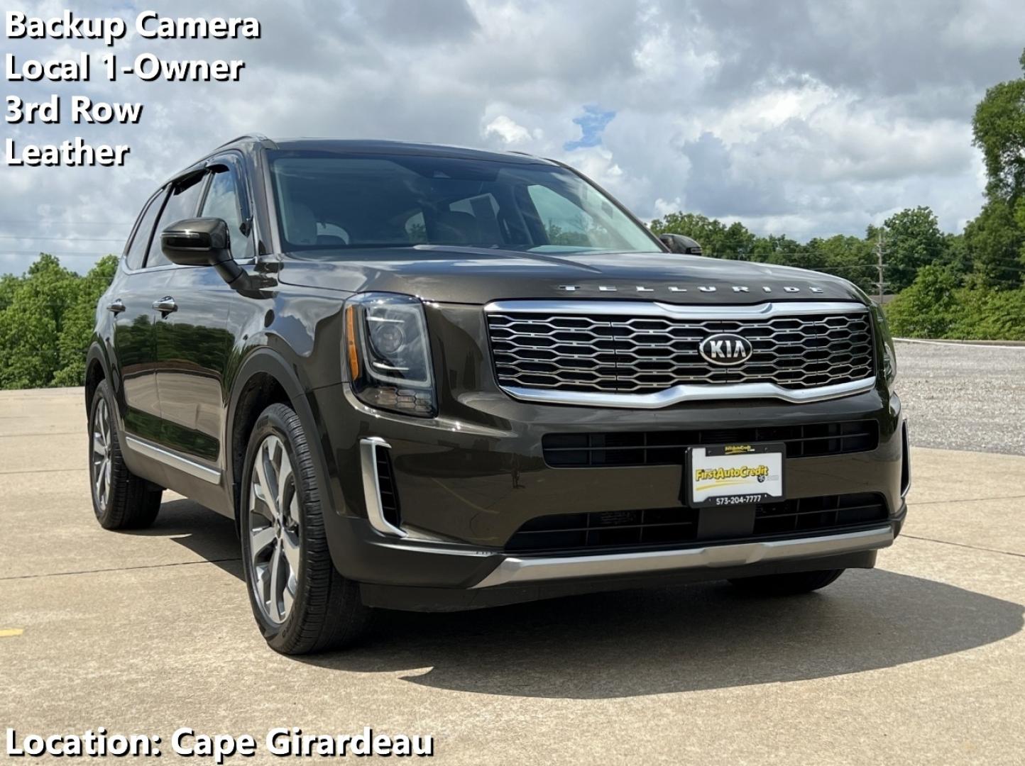 2021 GREEN /Gray Leather Kia Telluride S AWD (5XYP6DHC9MG) with an 3.8L V6 engine, Automatic transmission, located at 506 S. Kingshighway, Cape Girardeau, MO, 63703, (573) 235-5000, 37.294994, -89.556206 - 2021 Kia Telluride S 1-Owner Only 22xxx miles All Wheel Drive 3.8L V6 Automatic Leather 3rd Row Backup Camera Power Driver Seat Heated Seats Sunroof Bluetooth Cruise Remote Start Power Windows/Locks/Mirrors We have financing available and we accept trades! Fill out a credit applicati - Photo#0