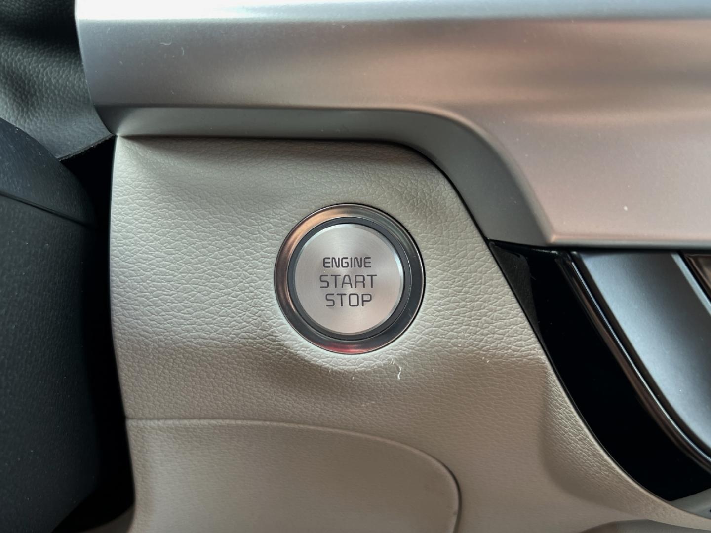 2021 GREEN /Gray Leather Kia Telluride S AWD (5XYP6DHC9MG) with an 3.8L V6 engine, Automatic transmission, located at 506 S. Kingshighway, Cape Girardeau, MO, 63703, (573) 235-5000, 37.294994, -89.556206 - 2021 Kia Telluride S 1-Owner Only 22xxx miles All Wheel Drive 3.8L V6 Automatic Leather 3rd Row Backup Camera Power Driver Seat Heated Seats Sunroof Bluetooth Cruise Remote Start Power Windows/Locks/Mirrors We have financing available and we accept trades! Fill out a credit applicati - Photo#25