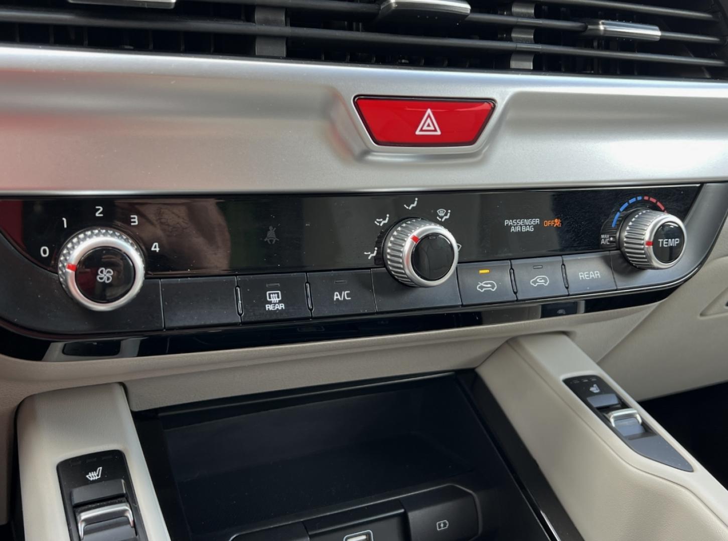 2021 GREEN /Gray Leather Kia Telluride S AWD (5XYP6DHC9MG) with an 3.8L V6 engine, Automatic transmission, located at 506 S. Kingshighway, Cape Girardeau, MO, 63703, (573) 235-5000, 37.294994, -89.556206 - 2021 Kia Telluride S 1-Owner Only 22xxx miles All Wheel Drive 3.8L V6 Automatic Leather 3rd Row Backup Camera Power Driver Seat Heated Seats Sunroof Bluetooth Cruise Remote Start Power Windows/Locks/Mirrors We have financing available and we accept trades! Fill out a credit applicati - Photo#29