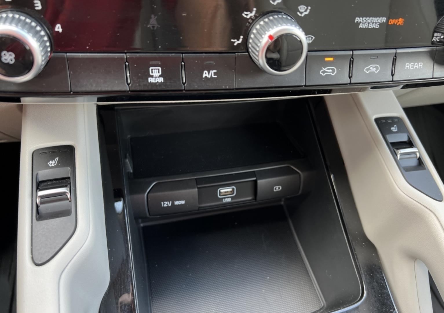 2021 GREEN /Gray Leather Kia Telluride S AWD (5XYP6DHC9MG) with an 3.8L V6 engine, Automatic transmission, located at 506 S. Kingshighway, Cape Girardeau, MO, 63703, (573) 235-5000, 37.294994, -89.556206 - 2021 Kia Telluride S 1-Owner Only 22xxx miles All Wheel Drive 3.8L V6 Automatic Leather 3rd Row Backup Camera Power Driver Seat Heated Seats Sunroof Bluetooth Cruise Remote Start Power Windows/Locks/Mirrors We have financing available and we accept trades! Fill out a credit applicati - Photo#3