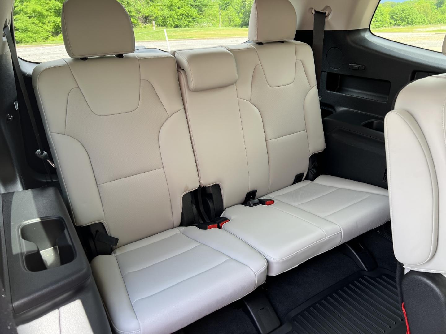 2021 GREEN /Gray Leather Kia Telluride S AWD (5XYP6DHC9MG) with an 3.8L V6 engine, Automatic transmission, located at 506 S. Kingshighway, Cape Girardeau, MO, 63703, (573) 235-5000, 37.294994, -89.556206 - 2021 Kia Telluride S 1-Owner Only 22xxx miles All Wheel Drive 3.8L V6 Automatic Leather 3rd Row Backup Camera Power Driver Seat Heated Seats Sunroof Bluetooth Cruise Remote Start Power Windows/Locks/Mirrors We have financing available and we accept trades! Fill out a credit applicati - Photo#20