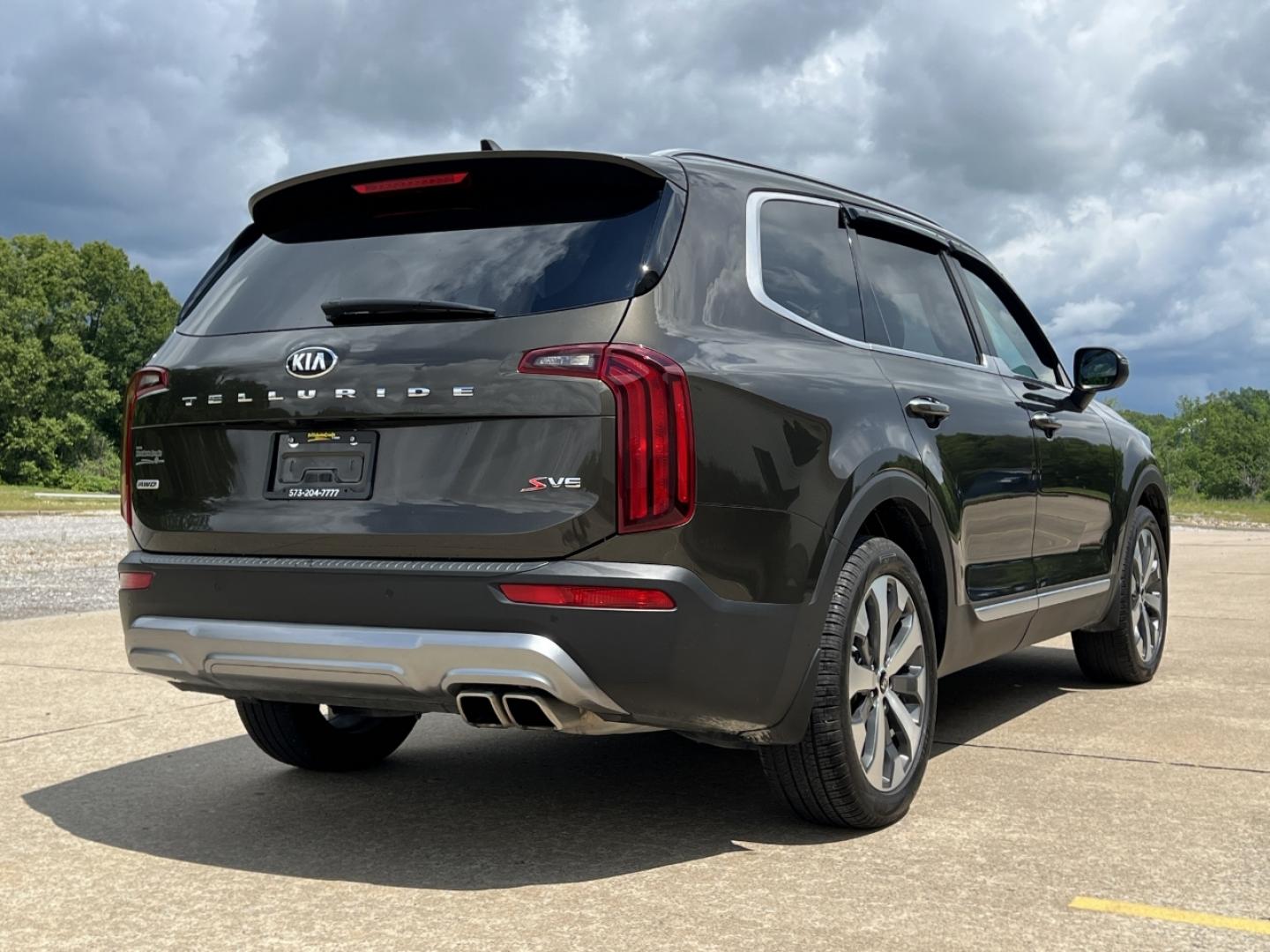 2021 GREEN /Gray Leather Kia Telluride S AWD (5XYP6DHC9MG) with an 3.8L V6 engine, Automatic transmission, located at 506 S. Kingshighway, Cape Girardeau, MO, 63703, (573) 235-5000, 37.294994, -89.556206 - 2021 Kia Telluride S 1-Owner Only 22xxx miles All Wheel Drive 3.8L V6 Automatic Leather 3rd Row Backup Camera Power Driver Seat Heated Seats Sunroof Bluetooth Cruise Remote Start Power Windows/Locks/Mirrors We have financing available and we accept trades! Fill out a credit applicati - Photo#10