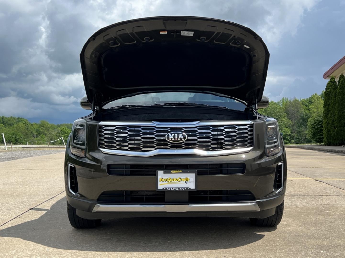 2021 GREEN /Gray Leather Kia Telluride S AWD (5XYP6DHC9MG) with an 3.8L V6 engine, Automatic transmission, located at 506 S. Kingshighway, Cape Girardeau, MO, 63703, (573) 235-5000, 37.294994, -89.556206 - 2021 Kia Telluride S 1-Owner Only 22xxx miles All Wheel Drive 3.8L V6 Automatic Leather 3rd Row Backup Camera Power Driver Seat Heated Seats Sunroof Bluetooth Cruise Remote Start Power Windows/Locks/Mirrors We have financing available and we accept trades! Fill out a credit applicati - Photo#37
