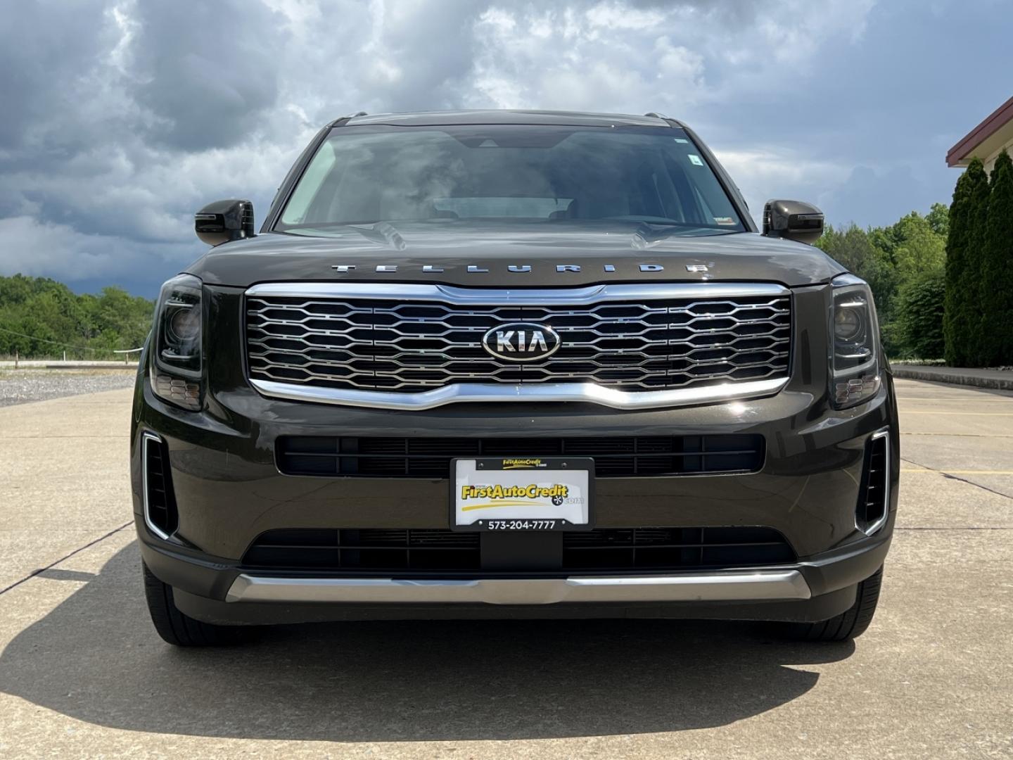 2021 GREEN /Gray Leather Kia Telluride S AWD (5XYP6DHC9MG) with an 3.8L V6 engine, Automatic transmission, located at 506 S. Kingshighway, Cape Girardeau, MO, 63703, (573) 235-5000, 37.294994, -89.556206 - 2021 Kia Telluride S 1-Owner Only 22xxx miles All Wheel Drive 3.8L V6 Automatic Leather 3rd Row Backup Camera Power Driver Seat Heated Seats Sunroof Bluetooth Cruise Remote Start Power Windows/Locks/Mirrors We have financing available and we accept trades! Fill out a credit applicati - Photo#13