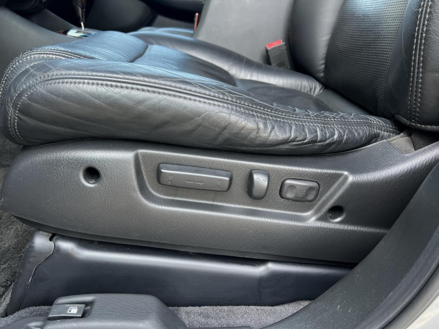2004 SILVER /Black Leather Acura MDX Touring (2HNYD186X4H) with an 3.5L V6 engine, Automatic transmission, located at 2990 Old Orchard Rd., Jackson, MO, 63755, 37.354214, -89.612106 - 2004 Acura MDX Touring 140xxx miles All Wheel Drive 3.5L V6 Automatic Leather 3rd Row Power/Heated Seats Sunroof Cruise Power Windows/Locks/Mirrors We have financing available and we accept trades! Fill out a credit application on our website or come by today! If you have any questions, - Photo#5
