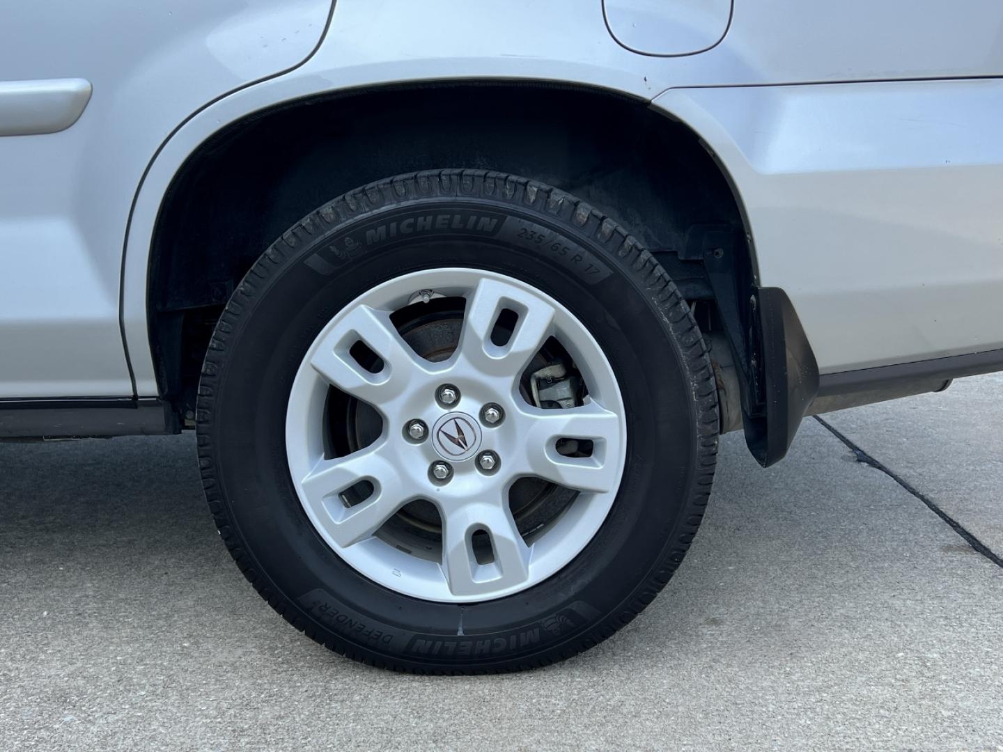 2004 SILVER /Black Leather Acura MDX Touring (2HNYD186X4H) with an 3.5L V6 engine, Automatic transmission, located at 2990 Old Orchard Rd., Jackson, MO, 63755, 37.354214, -89.612106 - 2004 Acura MDX Touring 140xxx miles All Wheel Drive 3.5L V6 Automatic Leather 3rd Row Power/Heated Seats Sunroof Cruise Power Windows/Locks/Mirrors We have financing available and we accept trades! Fill out a credit application on our website or come by today! If you have any questions, - Photo#39