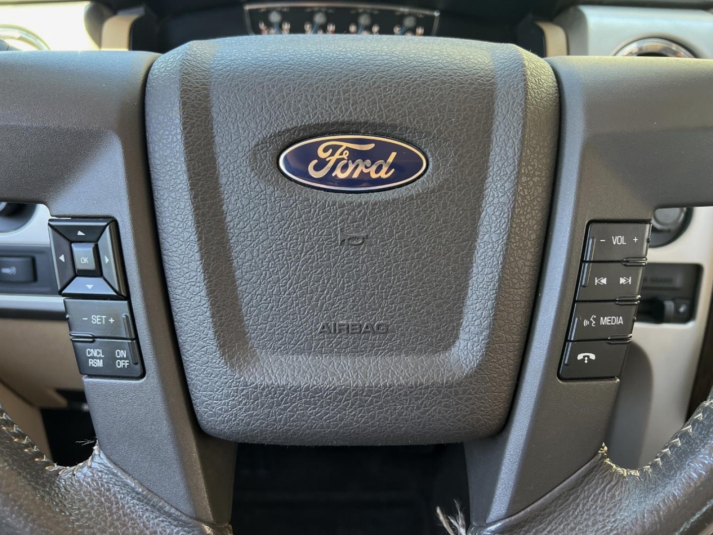 2013 BLACK /Tan Leather Ford F-150 Lariat SuperCrew 6.5-ft. Bed 4WD (1FTFW1EF4DK) with an 5.0L V8 engine, Automatic transmission, located at 506 S. Kingshighway, Cape Girardeau, MO, 63703, (573) 235-5000, 37.294994, -89.556206 - 2013 Ford F-150 Lariat 103xxx miles 4x4 5.0L V8 Automatic Leather Navigation Backup Camera Power/Heated/Cooled Seats Sunroof Bluetooth Remote Start Cruise Power Windows/Locks/Mirrors We have financing available and we accept trades! Fill out a credit application on our website or come - Photo#25