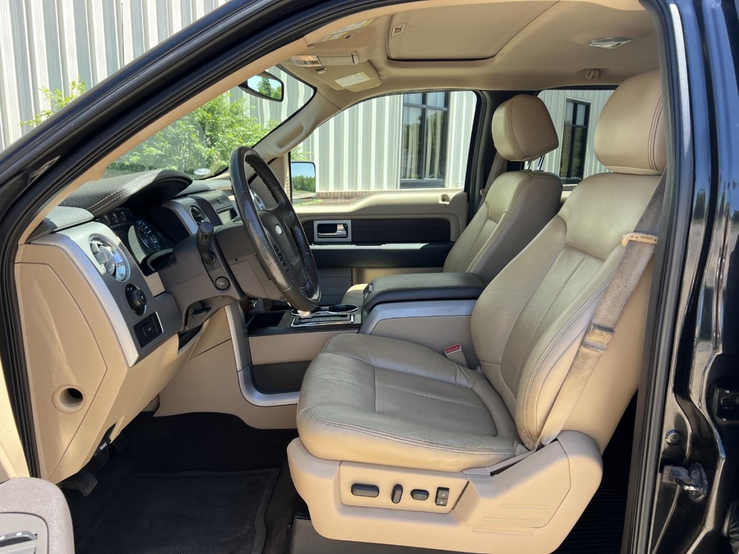 2013 BLACK /Tan Leather Ford F-150 Lariat SuperCrew 6.5-ft. Bed 4WD (1FTFW1EF4DK) with an 5.0L V8 engine, Automatic transmission, located at 506 S. Kingshighway, Cape Girardeau, MO, 63703, (573) 235-5000, 37.294994, -89.556206 - 2013 Ford F-150 Lariat 103xxx miles 4x4 5.0L V8 Automatic Leather Navigation Backup Camera Power/Heated/Cooled Seats Sunroof Bluetooth Remote Start Cruise Power Windows/Locks/Mirrors We have financing available and we accept trades! Fill out a credit application on our website or come - Photo#17