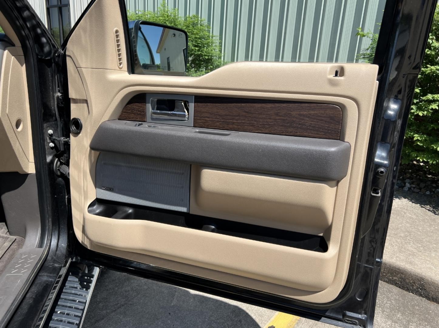 2013 BLACK /Tan Leather Ford F-150 Lariat SuperCrew 6.5-ft. Bed 4WD (1FTFW1EF4DK) with an 5.0L V8 engine, Automatic transmission, located at 506 S. Kingshighway, Cape Girardeau, MO, 63703, (573) 235-5000, 37.294994, -89.556206 - 2013 Ford F-150 Lariat 103xxx miles 4x4 5.0L V8 Automatic Leather Navigation Backup Camera Power/Heated/Cooled Seats Sunroof Bluetooth Remote Start Cruise Power Windows/Locks/Mirrors We have financing available and we accept trades! Fill out a credit application on our website or come - Photo#18