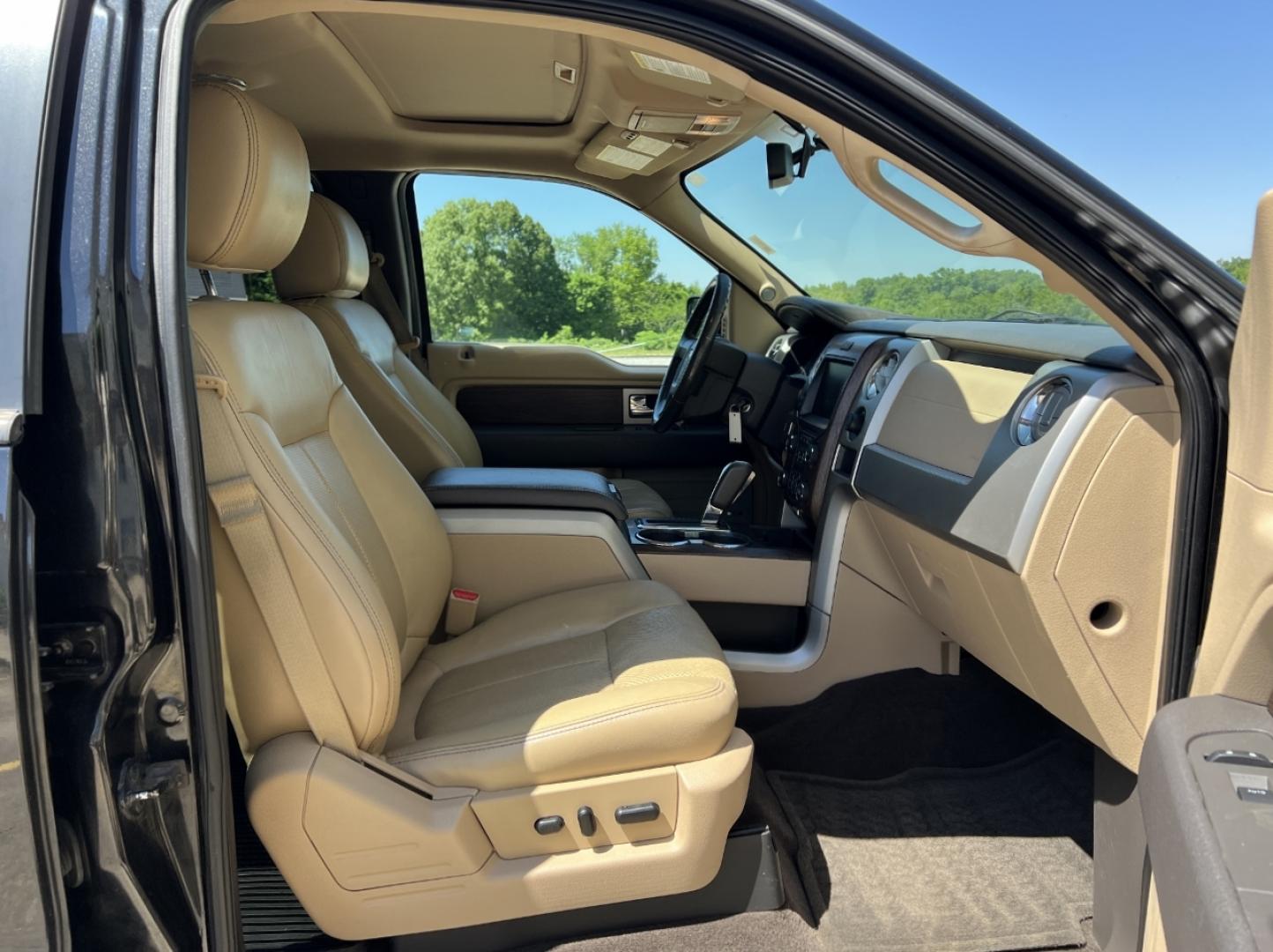 2013 BLACK /Tan Leather Ford F-150 Lariat SuperCrew 6.5-ft. Bed 4WD (1FTFW1EF4DK) with an 5.0L V8 engine, Automatic transmission, located at 506 S. Kingshighway, Cape Girardeau, MO, 63703, (573) 235-5000, 37.294994, -89.556206 - 2013 Ford F-150 Lariat 103xxx miles 4x4 5.0L V8 Automatic Leather Navigation Backup Camera Power/Heated/Cooled Seats Sunroof Bluetooth Remote Start Cruise Power Windows/Locks/Mirrors We have financing available and we accept trades! Fill out a credit application on our website or come - Photo#19