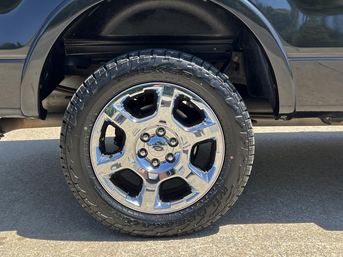 2013 BLACK /Tan Leather Ford F-150 Lariat SuperCrew 6.5-ft. Bed 4WD (1FTFW1EF4DK) with an 5.0L V8 engine, Automatic transmission, located at 506 S. Kingshighway, Cape Girardeau, MO, 63703, (573) 235-5000, 37.294994, -89.556206 - 2013 Ford F-150 Lariat 103xxx miles 4x4 5.0L V8 Automatic Leather Navigation Backup Camera Power/Heated/Cooled Seats Sunroof Bluetooth Remote Start Cruise Power Windows/Locks/Mirrors We have financing available and we accept trades! Fill out a credit application on our website or come - Photo#41