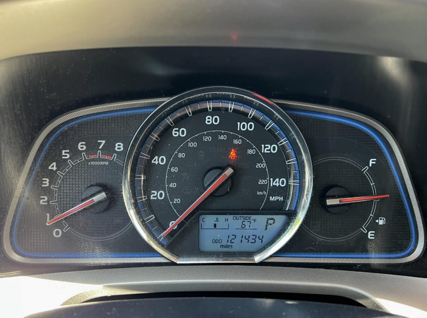 2013 RED /Gray Leather Toyota RAV4 Limited AWD (2T3DFREV4DW) with an 2.5L 4 Cyl. engine, Automatic transmission, located at 506 S. Kingshighway, Cape Girardeau, MO, 63703, (573) 235-5000, 37.294994, -89.556206 - 2013 Toyota RAV4 Limited 121xxx miles All Wheel Drive 2.5L 4 Cyl. Automatic Leather Backup Camera Sunroof Power Driver Seat Heated Seats Bluetooth Cruise Power Windows/Locks/Mirrors We have financing available and we accept trades! Fill out a credit application on our website or come by - Photo#1