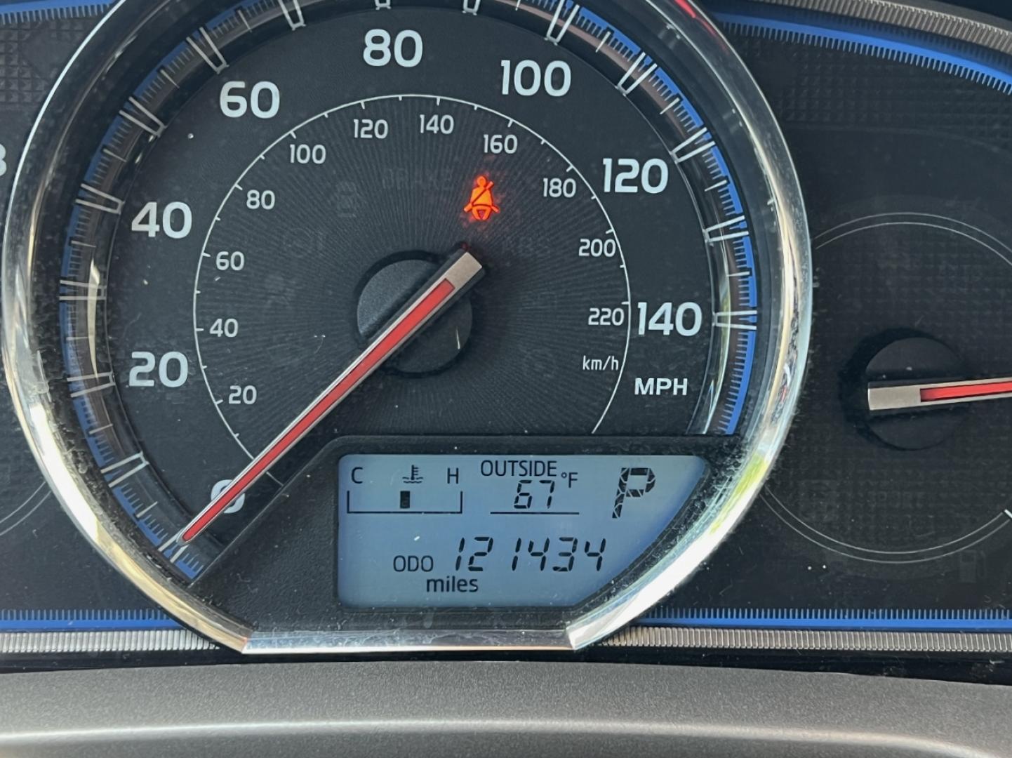 2013 RED /Gray Leather Toyota RAV4 Limited AWD (2T3DFREV4DW) with an 2.5L 4 Cyl. engine, Automatic transmission, located at 506 S. Kingshighway, Cape Girardeau, MO, 63703, (573) 235-5000, 37.294994, -89.556206 - 2013 Toyota RAV4 Limited 121xxx miles All Wheel Drive 2.5L 4 Cyl. Automatic Leather Backup Camera Sunroof Power Driver Seat Heated Seats Bluetooth Cruise Power Windows/Locks/Mirrors We have financing available and we accept trades! Fill out a credit application on our website or come by - Photo#22