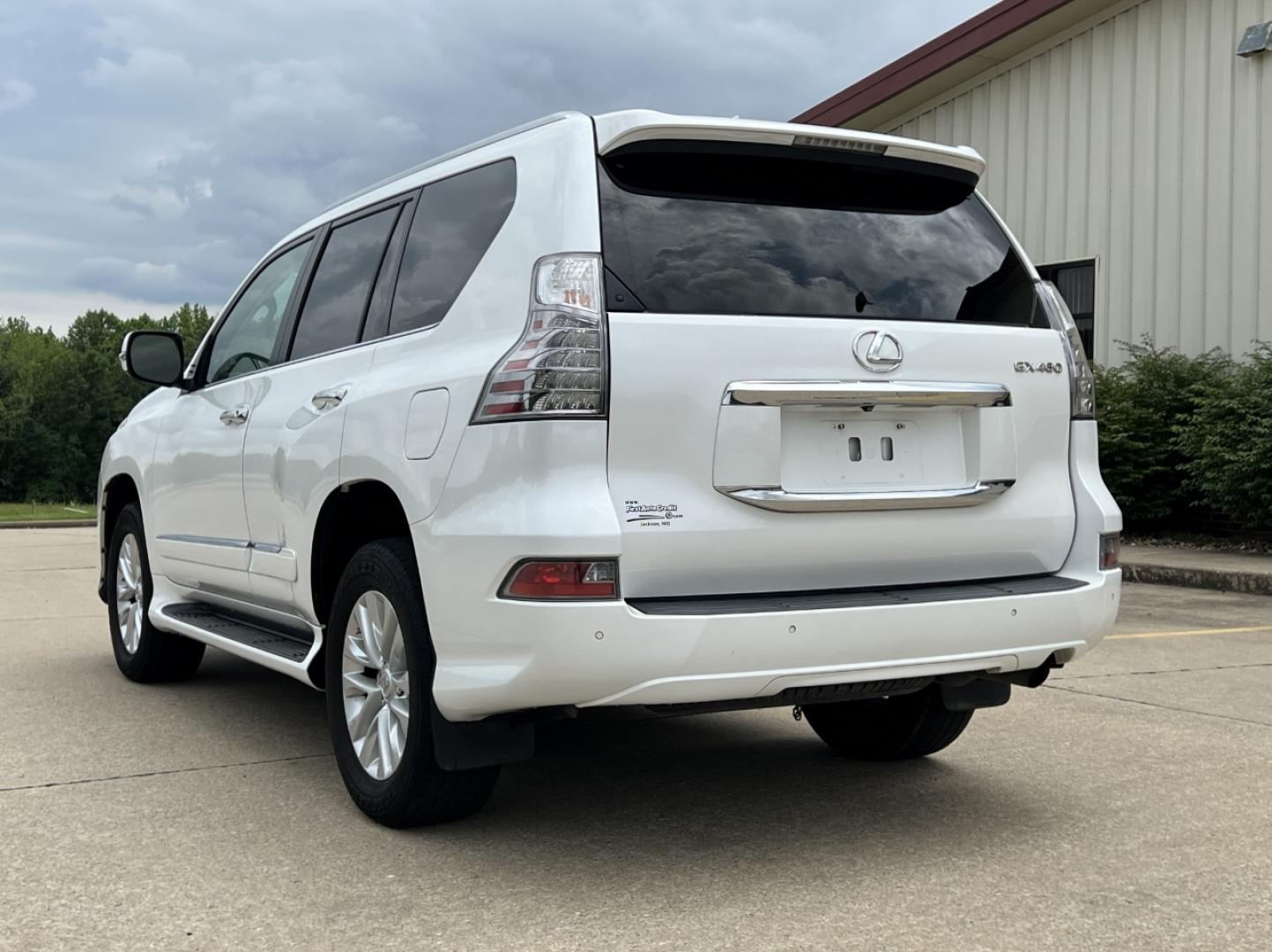 2015 WHITE /Tan Leather Lexus GX 460 Base (JTJBM7FX8F5) with an 4.6L V8 engine, Automatic transmission, located at 2990 Old Orchard Rd., Jackson, MO, 63755, 37.354214, -89.612106 - 2015 Lexus GX 460 123xxx miles 4 Wheel Drive 4.6L V8 Automatic Leather 3rd Row Rear Entertainment Navigation Power/Heated/Cooled Seats Heated Rear Seats Backup Camera Sunroof Bluetooth Cruise Power Windows/Locks/Mirrors We have financing available and we accept trades! Fill out a cre - Photo#14