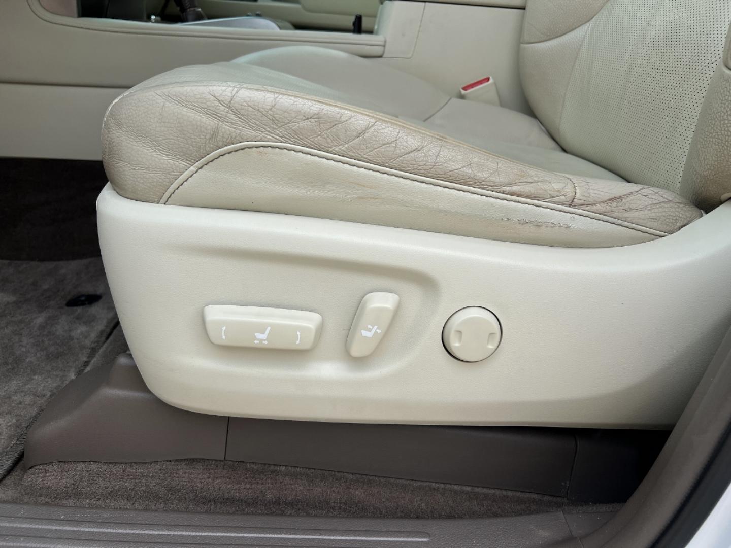 2015 WHITE /Tan Leather Lexus GX 460 Base (JTJBM7FX8F5) with an 4.6L V8 engine, Automatic transmission, located at 2990 Old Orchard Rd., Jackson, MO, 63755, 37.354214, -89.612106 - 2015 Lexus GX 460 123xxx miles 4 Wheel Drive 4.6L V8 Automatic Leather 3rd Row Rear Entertainment Navigation Power/Heated/Cooled Seats Heated Rear Seats Backup Camera Sunroof Bluetooth Cruise Power Windows/Locks/Mirrors We have financing available and we accept trades! Fill out a cre - Photo#7