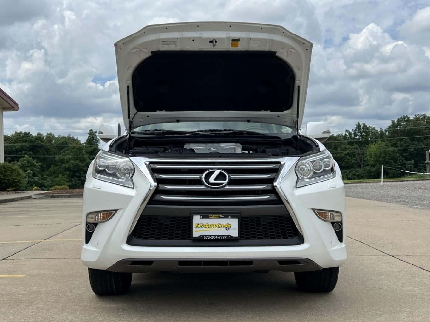 2015 WHITE /Tan Leather Lexus GX 460 Base (JTJBM7FX8F5) with an 4.6L V8 engine, Automatic transmission, located at 2990 Old Orchard Rd., Jackson, MO, 63755, 37.354214, -89.612106 - 2015 Lexus GX 460 123xxx miles 4 Wheel Drive 4.6L V8 Automatic Leather 3rd Row Rear Entertainment Navigation Power/Heated/Cooled Seats Heated Rear Seats Backup Camera Sunroof Bluetooth Cruise Power Windows/Locks/Mirrors We have financing available and we accept trades! Fill out a cre - Photo#40