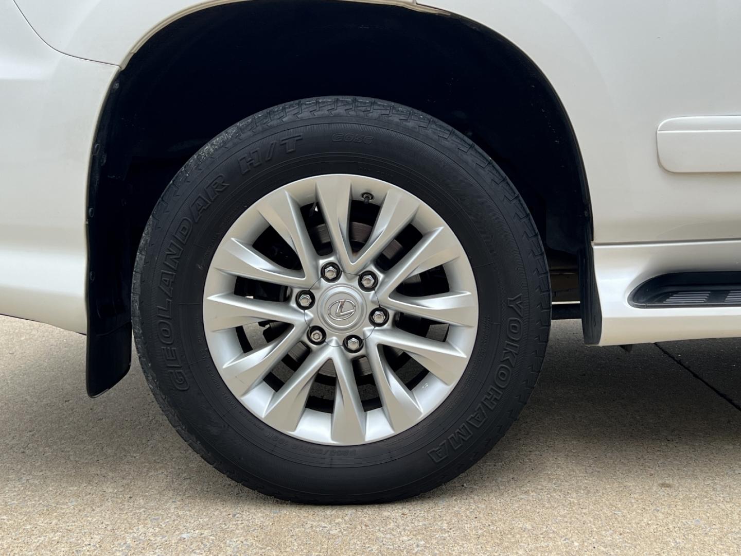 2015 WHITE /Tan Leather Lexus GX 460 Base (JTJBM7FX8F5) with an 4.6L V8 engine, Automatic transmission, located at 2990 Old Orchard Rd., Jackson, MO, 63755, 37.354214, -89.612106 - 2015 Lexus GX 460 123xxx miles 4 Wheel Drive 4.6L V8 Automatic Leather 3rd Row Rear Entertainment Navigation Power/Heated/Cooled Seats Heated Rear Seats Backup Camera Sunroof Bluetooth Cruise Power Windows/Locks/Mirrors We have financing available and we accept trades! Fill out a cre - Photo#45