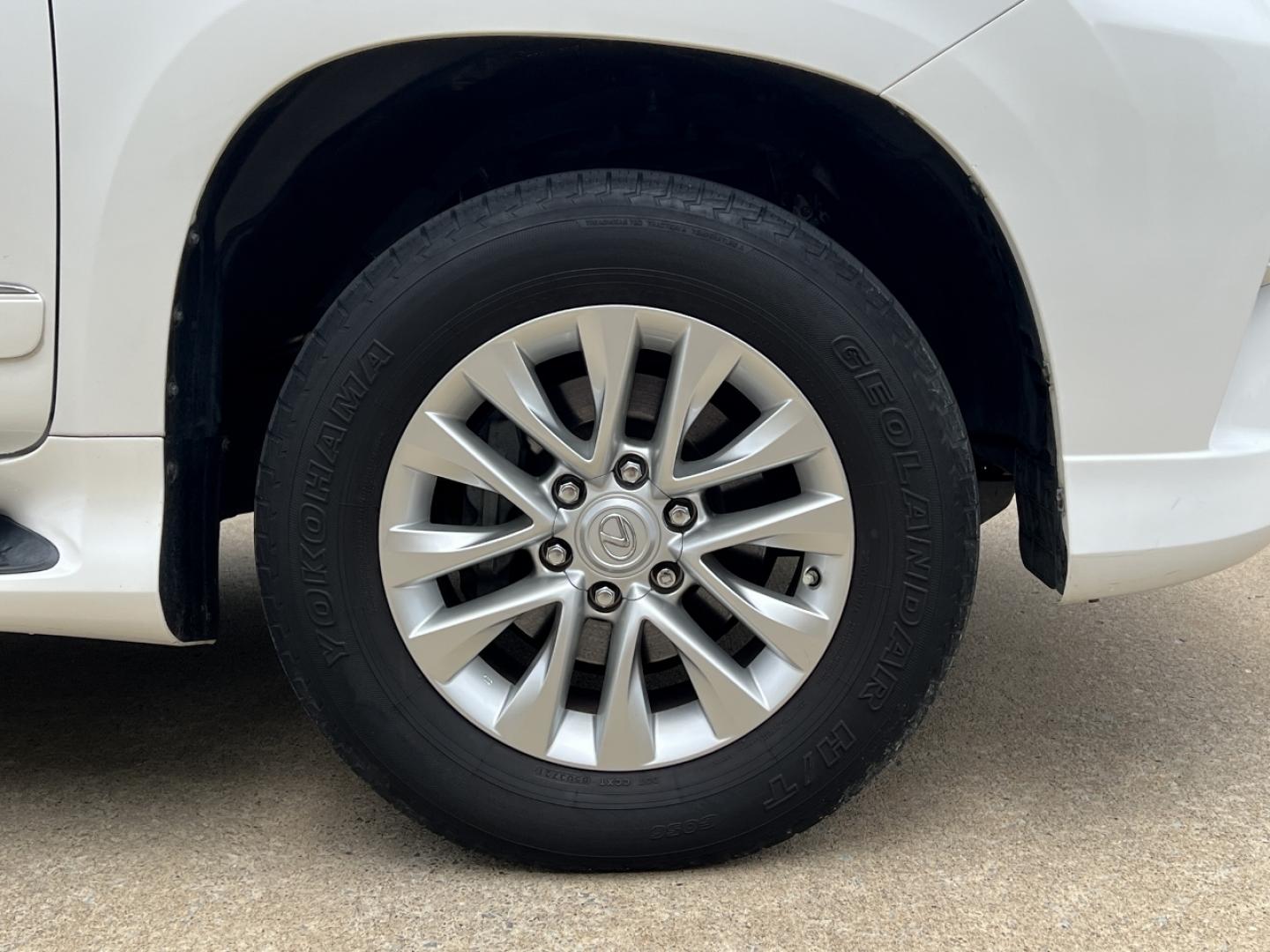 2015 WHITE /Tan Leather Lexus GX 460 Base (JTJBM7FX8F5) with an 4.6L V8 engine, Automatic transmission, located at 2990 Old Orchard Rd., Jackson, MO, 63755, 37.354214, -89.612106 - 2015 Lexus GX 460 123xxx miles 4 Wheel Drive 4.6L V8 Automatic Leather 3rd Row Rear Entertainment Navigation Power/Heated/Cooled Seats Heated Rear Seats Backup Camera Sunroof Bluetooth Cruise Power Windows/Locks/Mirrors We have financing available and we accept trades! Fill out a cre - Photo#46