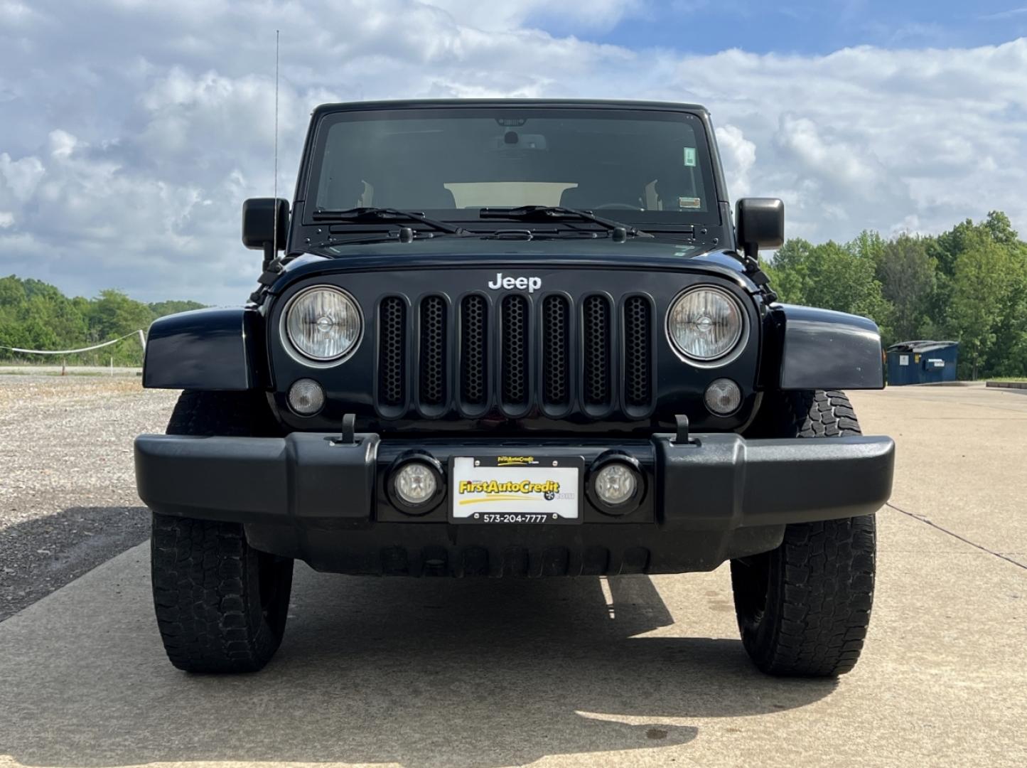 2016 BLACK /Black Cloth Jeep Wrangler Unlimited Sahara 4WD (1C4BJWEG6GL) with an 3.6L V6 engine, Manual transmission, located at 2990 Old Orchard Rd., Jackson, MO, 63755, 37.354214, -89.612106 - 2016 Jeep Wrangler Unlimited Sahara Only 90xxx miles 4x4 3.6L V6 6-Speed Manual Cruise Power Windows/Locks/Mirrors We have financing available and we accept trades! Fill out a credit application on our website or come by today! If you have any questions, give us a call at (573) 204-7777 or v - Photo#9