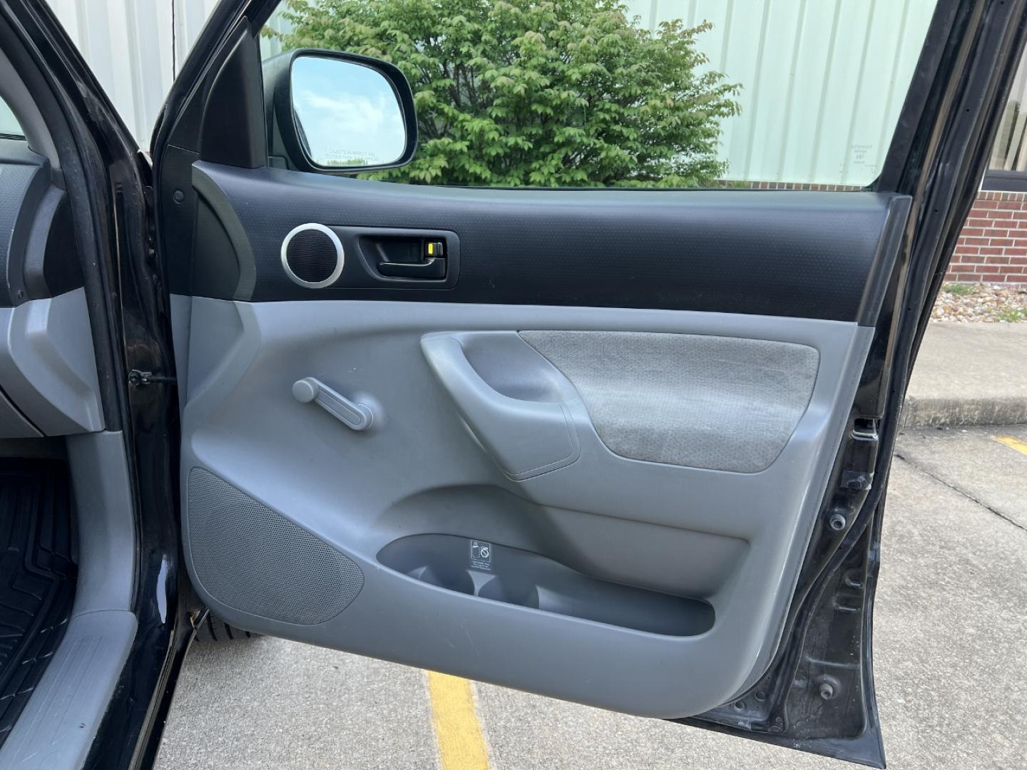2008 BLACK /Gray Cloth Toyota Tacoma Access Cab 2WD (5TETX22N28Z) with an 2.7L 4 Cyl. engine, Automatic transmission, located at 2990 Old Orchard Rd., Jackson, MO, 63755, 37.354214, -89.612106 - 2008 Toyota Tacoma 187xxx miles Rear Wheel Drive 2.7L 4 Cyl. 5-Speed Manual We have financing available and we accept trades! Fill out a credit application on our website or come by today! If you have any questions, give us a call at (573) 204-7777 or visit our website at firstautocredit.com. - Photo#11