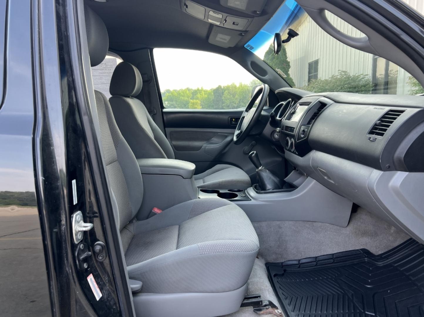 2008 BLACK /Gray Cloth Toyota Tacoma Access Cab 2WD (5TETX22N28Z) with an 2.7L 4 Cyl. engine, Automatic transmission, located at 2990 Old Orchard Rd., Jackson, MO, 63755, 37.354214, -89.612106 - 2008 Toyota Tacoma 187xxx miles Rear Wheel Drive 2.7L 4 Cyl. 5-Speed Manual We have financing available and we accept trades! Fill out a credit application on our website or come by today! If you have any questions, give us a call at (573) 204-7777 or visit our website at firstautocredit.com. - Photo#12