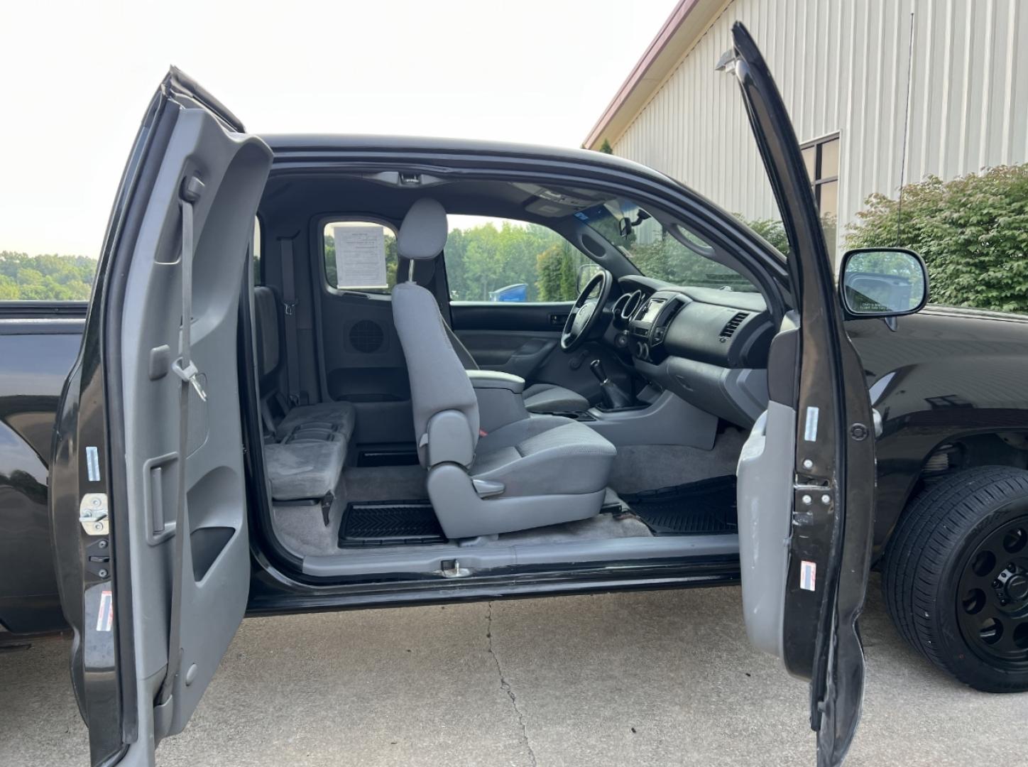 2008 BLACK /Gray Cloth Toyota Tacoma Access Cab 2WD (5TETX22N28Z) with an 2.7L 4 Cyl. engine, Automatic transmission, located at 2990 Old Orchard Rd., Jackson, MO, 63755, 37.354214, -89.612106 - 2008 Toyota Tacoma 187xxx miles Rear Wheel Drive 2.7L 4 Cyl. 5-Speed Manual We have financing available and we accept trades! Fill out a credit application on our website or come by today! If you have any questions, give us a call at (573) 204-7777 or visit our website at firstautocredit.com. - Photo#16