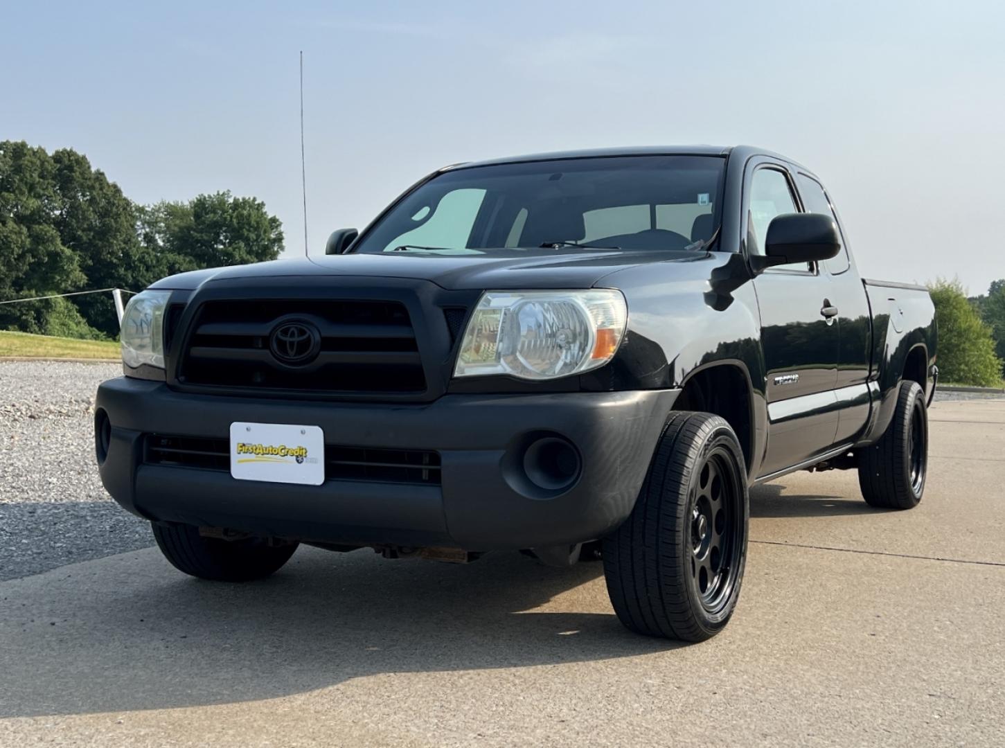 2008 BLACK /Gray Cloth Toyota Tacoma Access Cab 2WD (5TETX22N28Z) with an 2.7L 4 Cyl. engine, Automatic transmission, located at 2990 Old Orchard Rd., Jackson, MO, 63755, 37.354214, -89.612106 - 2008 Toyota Tacoma 187xxx miles Rear Wheel Drive 2.7L 4 Cyl. 5-Speed Manual We have financing available and we accept trades! Fill out a credit application on our website or come by today! If you have any questions, give us a call at (573) 204-7777 or visit our website at firstautocredit.com. - Photo#2