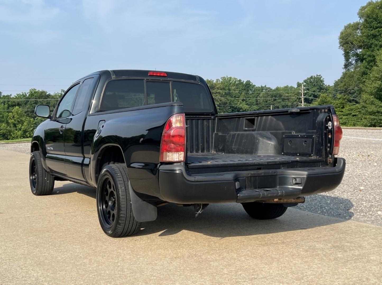 2008 BLACK /Gray Cloth Toyota Tacoma Access Cab 2WD (5TETX22N28Z) with an 2.7L 4 Cyl. engine, Automatic transmission, located at 2990 Old Orchard Rd., Jackson, MO, 63755, 37.354214, -89.612106 - 2008 Toyota Tacoma 187xxx miles Rear Wheel Drive 2.7L 4 Cyl. 5-Speed Manual We have financing available and we accept trades! Fill out a credit application on our website or come by today! If you have any questions, give us a call at (573) 204-7777 or visit our website at firstautocredit.com. - Photo#6