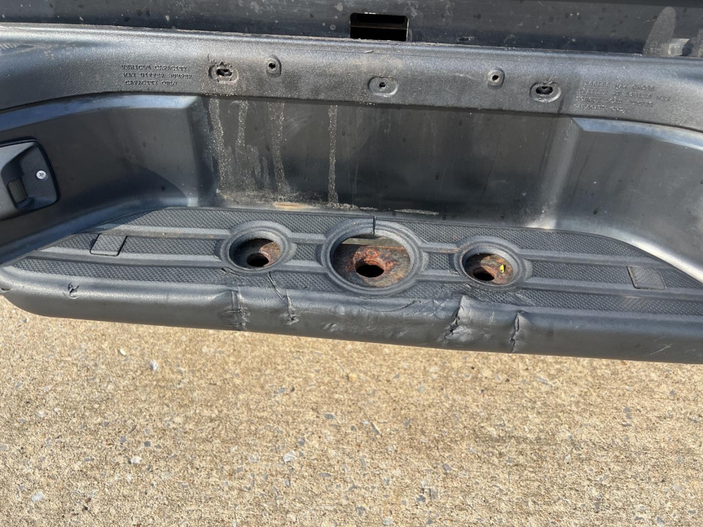 2008 BLACK /Gray Cloth Toyota Tacoma Access Cab 2WD (5TETX22N28Z) with an 2.7L 4 Cyl. engine, Automatic transmission, located at 2990 Old Orchard Rd., Jackson, MO, 63755, 37.354214, -89.612106 - 2008 Toyota Tacoma 187xxx miles Rear Wheel Drive 2.7L 4 Cyl. 5-Speed Manual We have financing available and we accept trades! Fill out a credit application on our website or come by today! If you have any questions, give us a call at (573) 204-7777 or visit our website at firstautocredit.com. - Photo#38