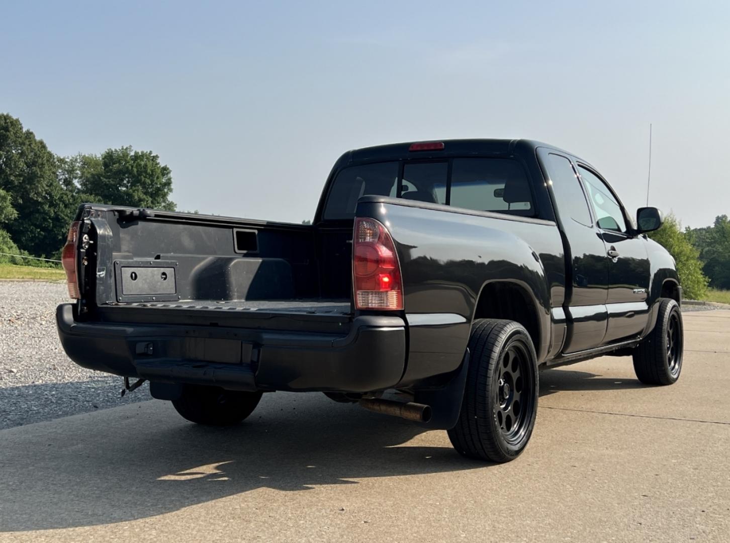2008 BLACK /Gray Cloth Toyota Tacoma Access Cab 2WD (5TETX22N28Z) with an 2.7L 4 Cyl. engine, Automatic transmission, located at 2990 Old Orchard Rd., Jackson, MO, 63755, 37.354214, -89.612106 - 2008 Toyota Tacoma 187xxx miles Rear Wheel Drive 2.7L 4 Cyl. 5-Speed Manual We have financing available and we accept trades! Fill out a credit application on our website or come by today! If you have any questions, give us a call at (573) 204-7777 or visit our website at firstautocredit.com. - Photo#5