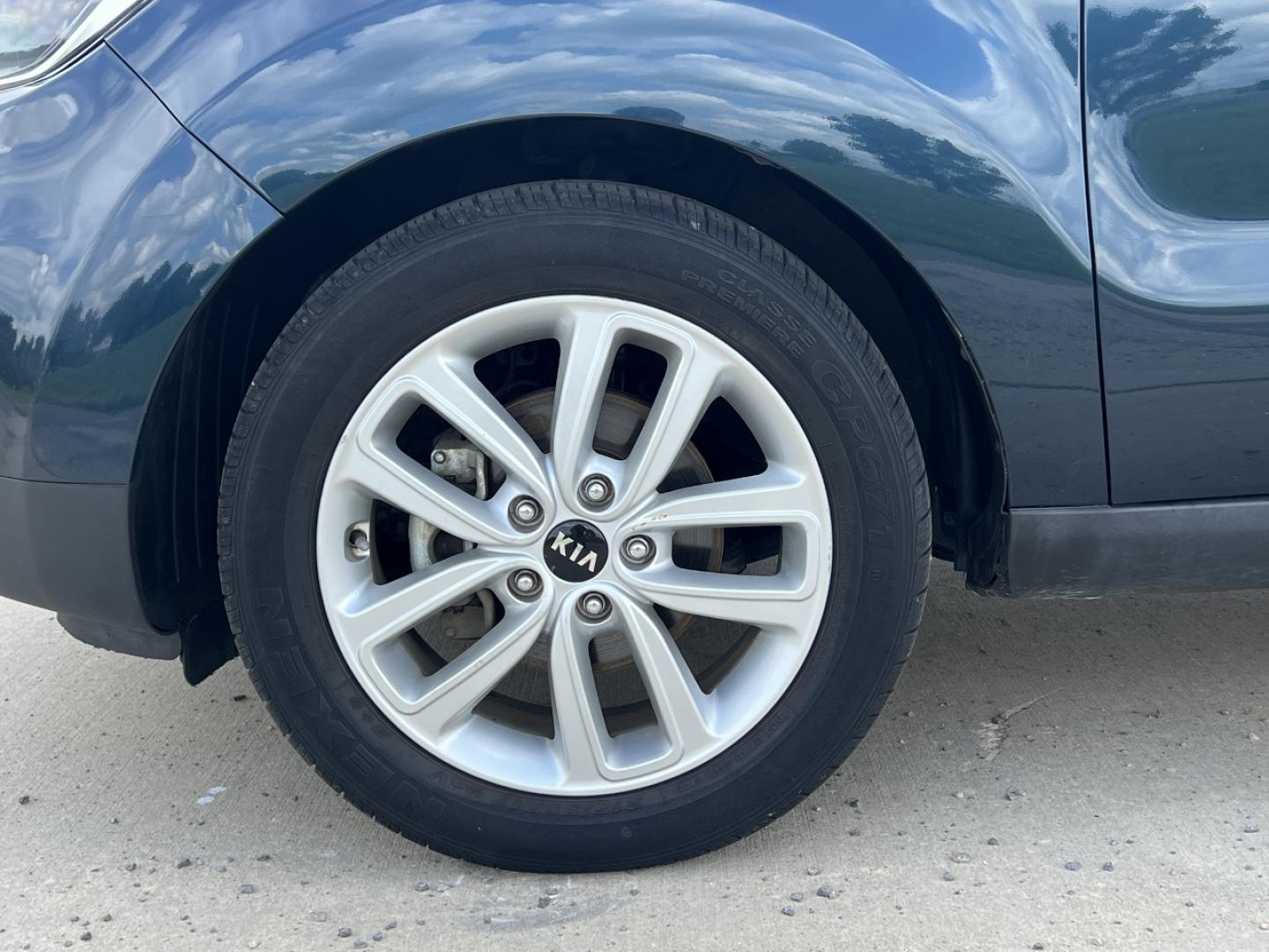 2018 BLUE /Black Cloth Kia Soul + (KNDJP3A51J7) with an 2.0L 4 Cyl. engine, Automatic transmission, located at 506 S. Kingshighway, Cape Girardeau, MO, 63703, (573) 235-5000, 37.294994, -89.556206 - 2018 Kia Soul + 97xxx miles Front Wheel Drive 2.0L 4 Cyl. Automatic Backup Camera Bluetooth Cruise Power Windows/Locks/Mirrors We have financing available and we accept trades! Fill out a credit application on our website or come by today! If you have any questions, give us a call at (573) - Photo#29